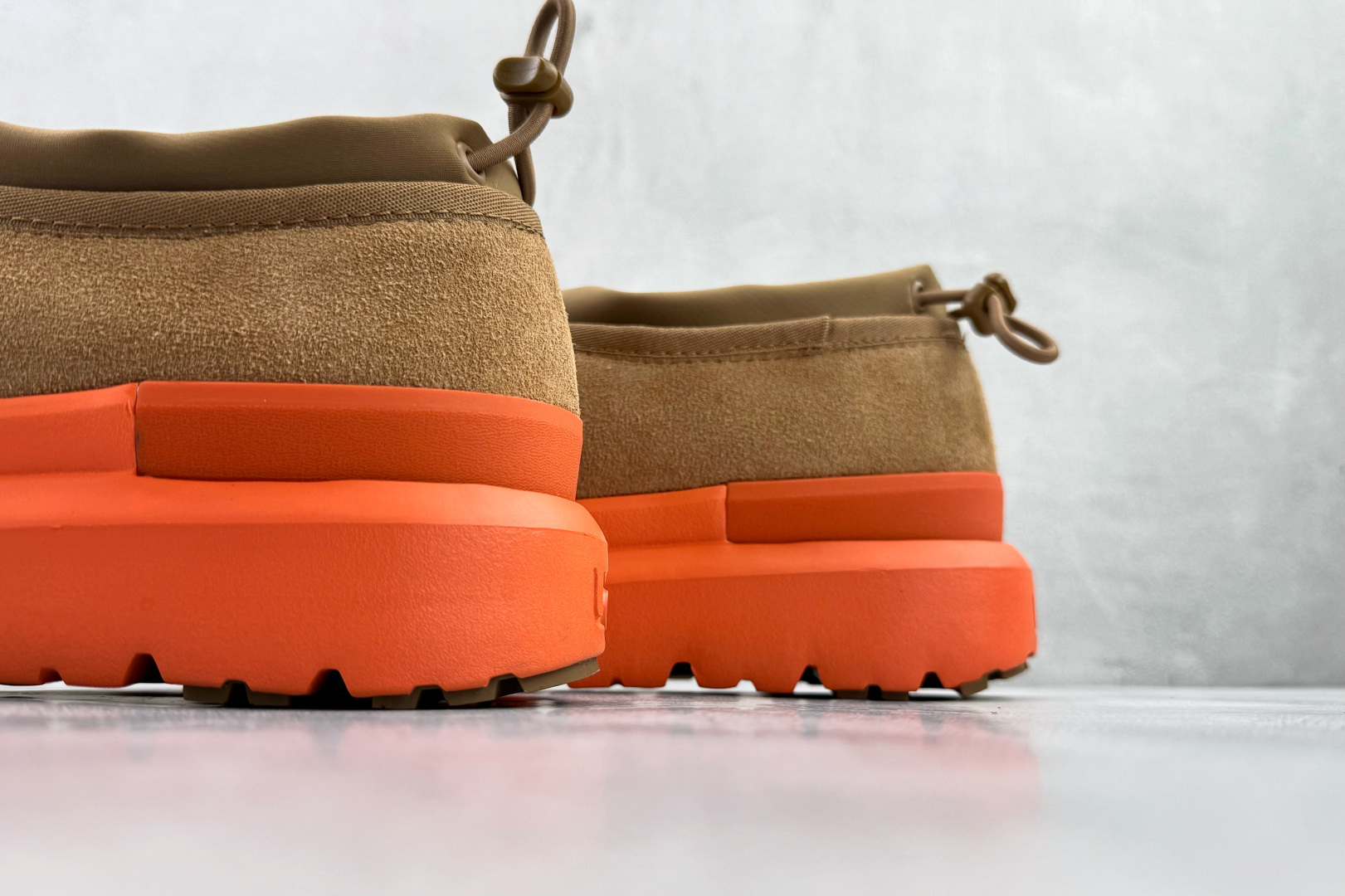 Ugg Basic Shoes Brown