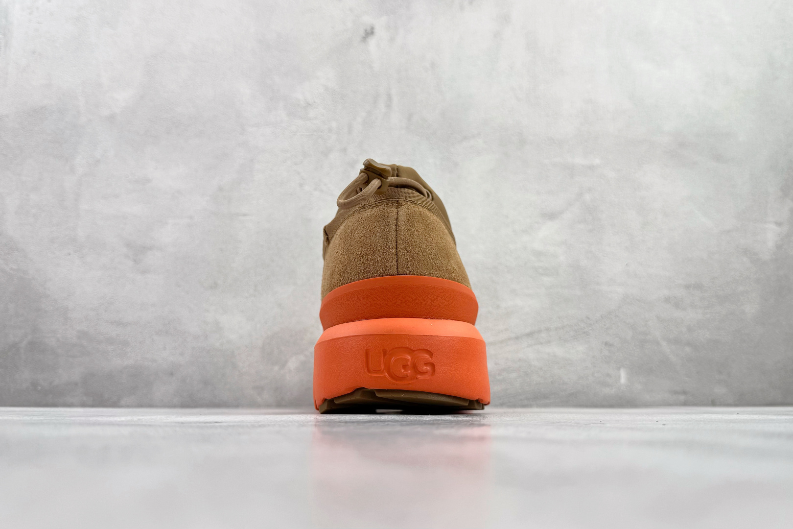 Ugg Basic Shoes Brown