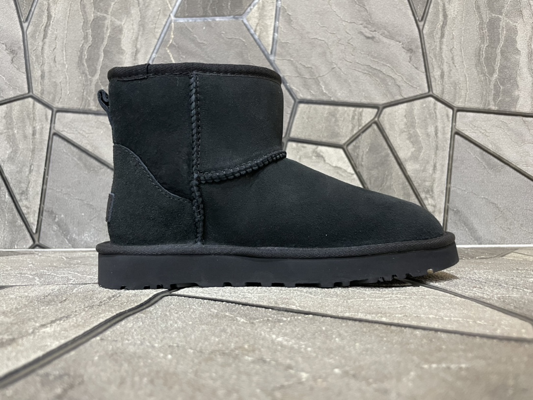 Ugg Basic Shoes Black