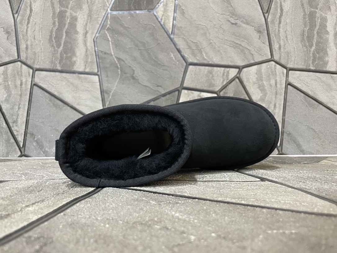 Ugg Basic Shoes Black