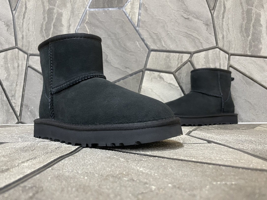 Ugg Basic Shoes Black