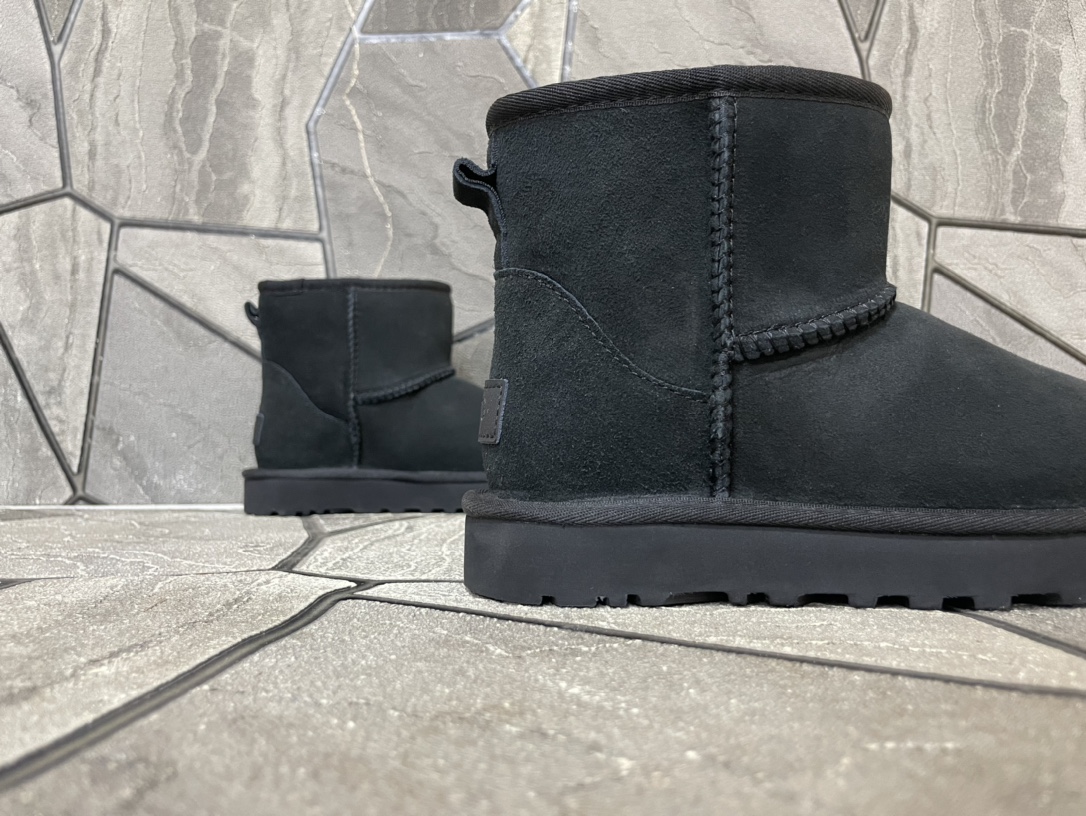 Ugg Basic Shoes Black