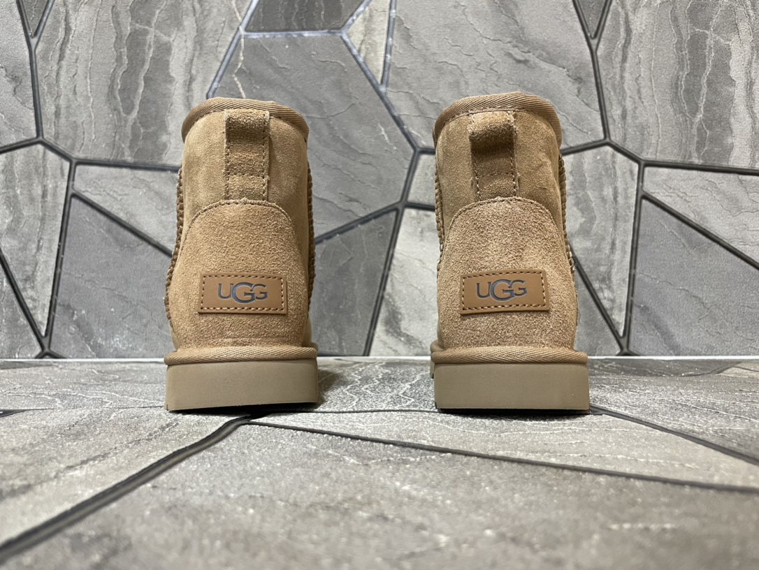 Ugg Basic Shoes