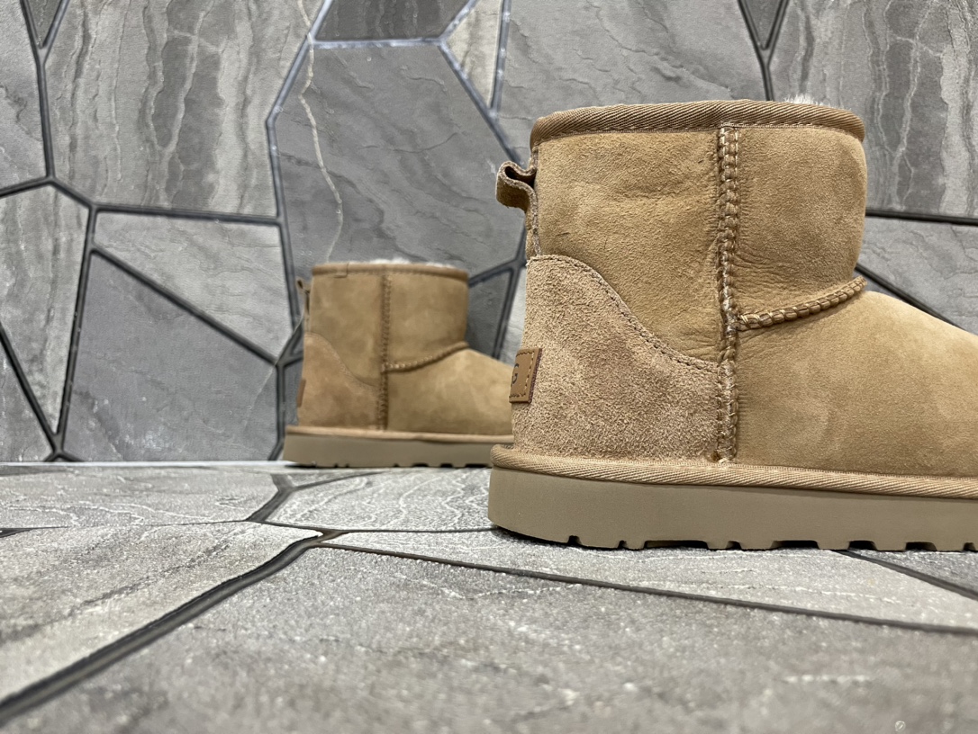 Ugg Basic Shoes