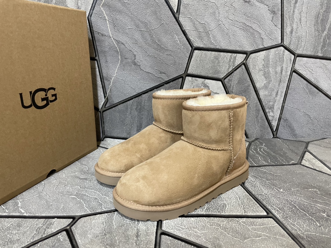 Ugg Basic Shoes
