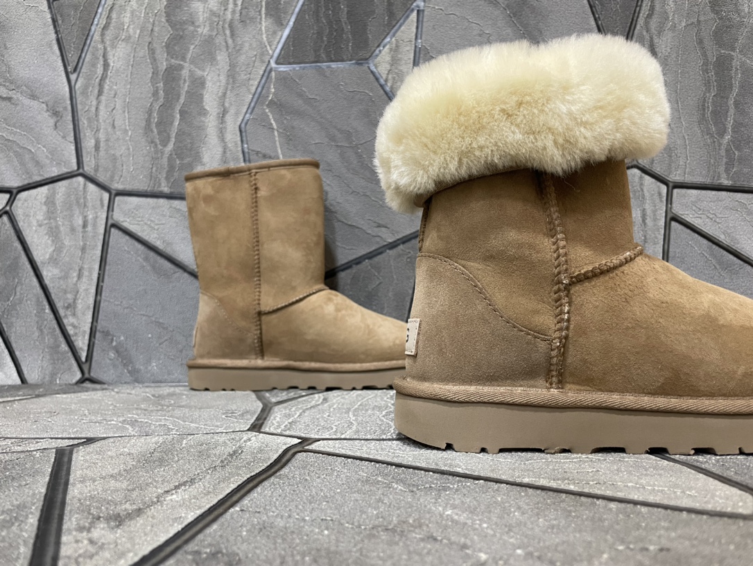 Ugg Basic Shoes
