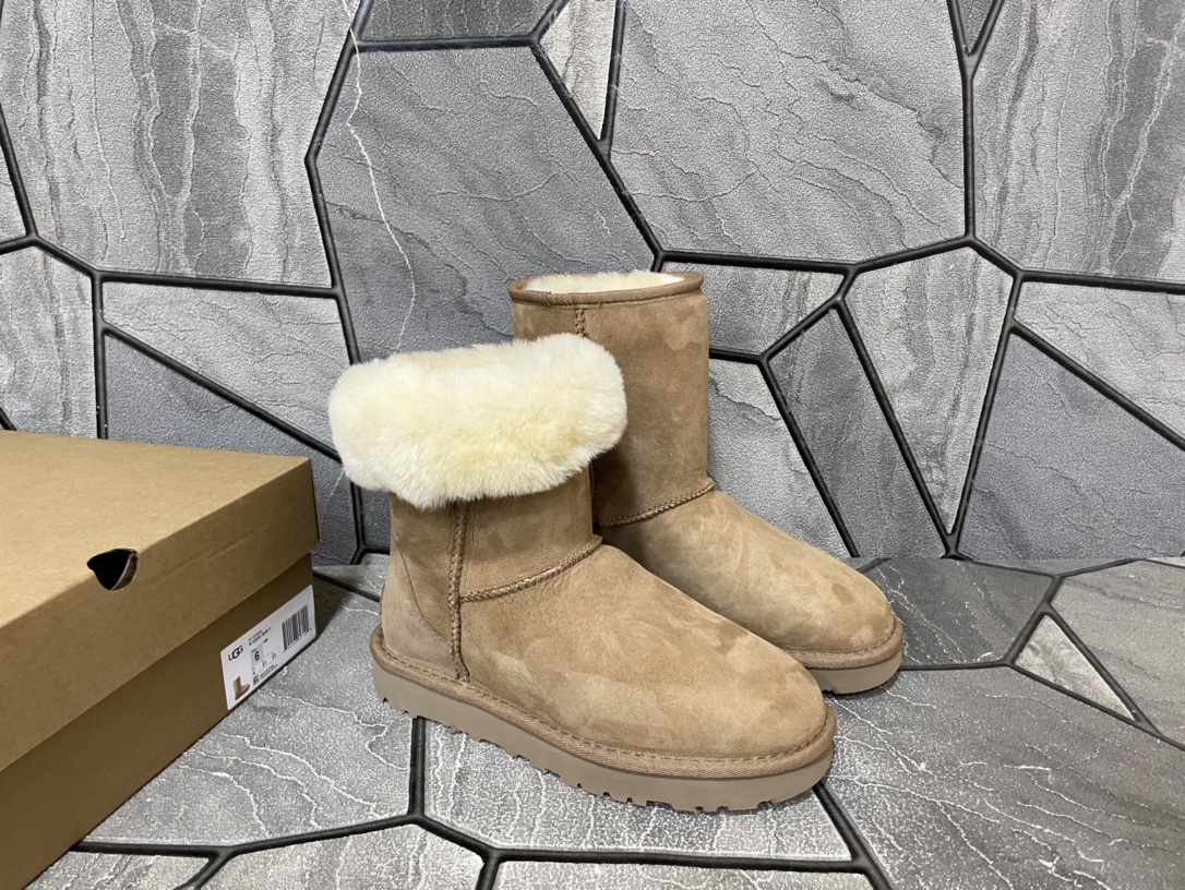 Ugg Basic Shoes