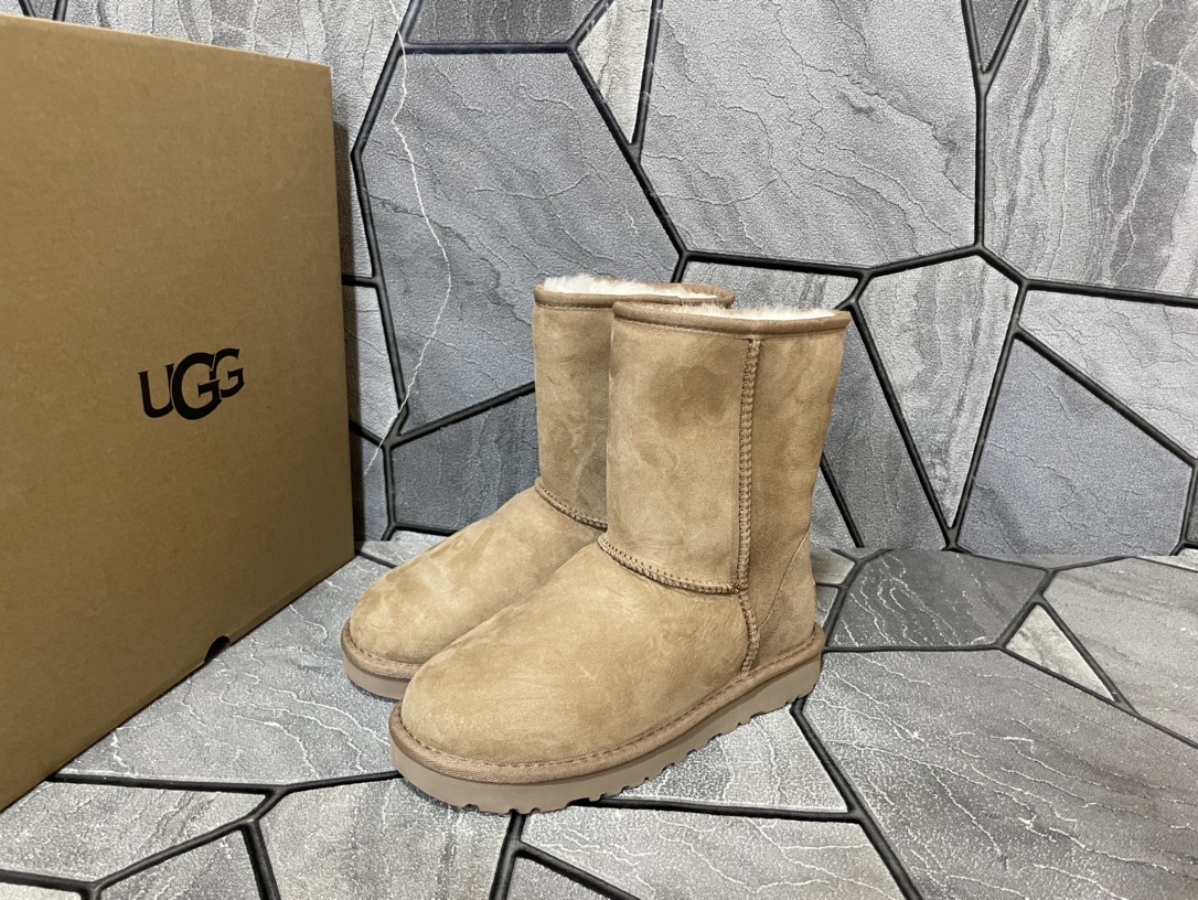 Ugg Basic Shoes