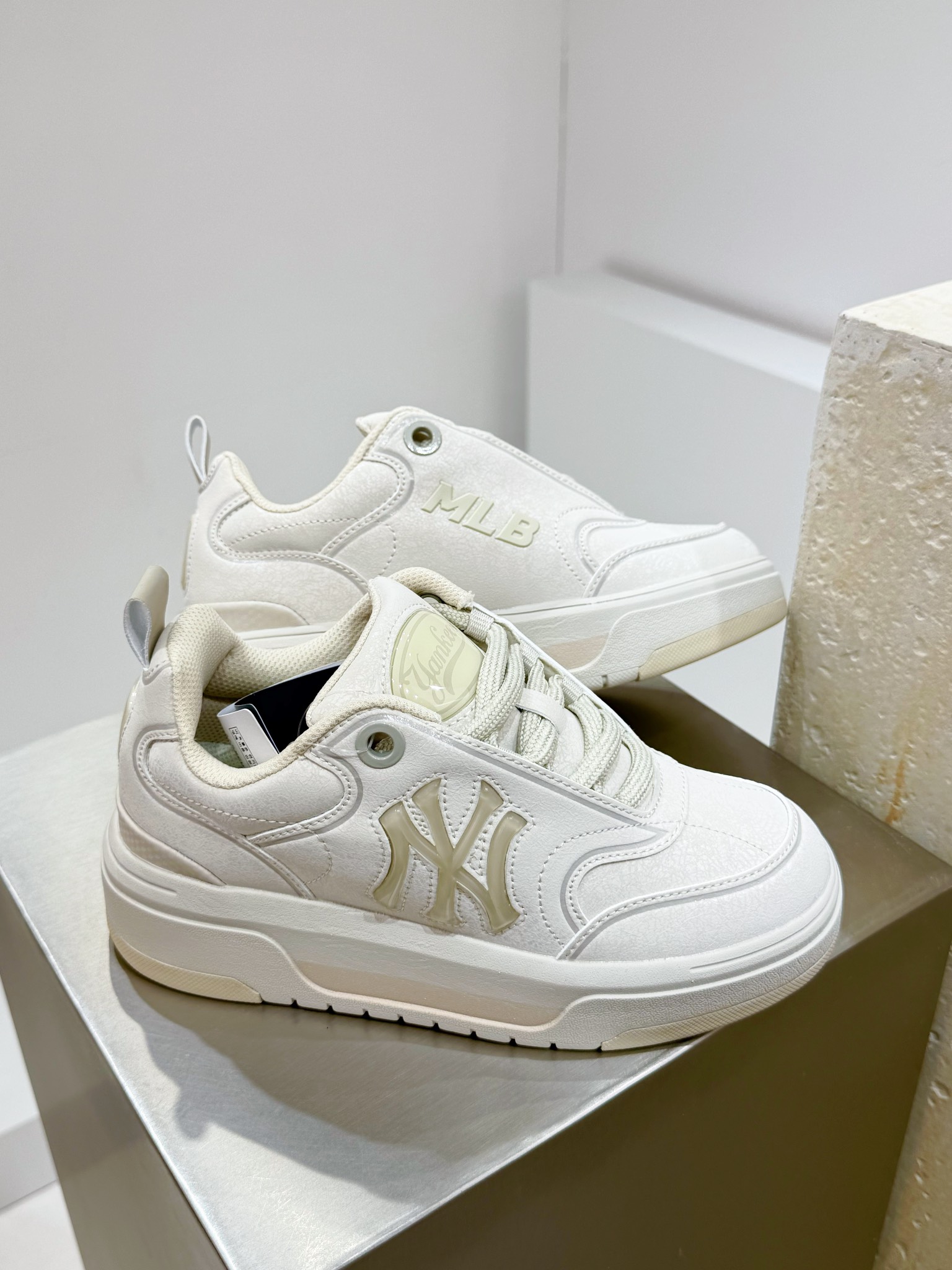 Nike Female Board Shoes M-l-s