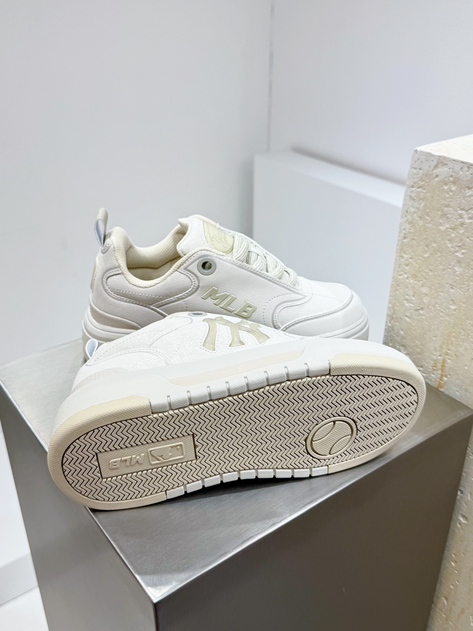 Nike Female Board Shoes M-l-s