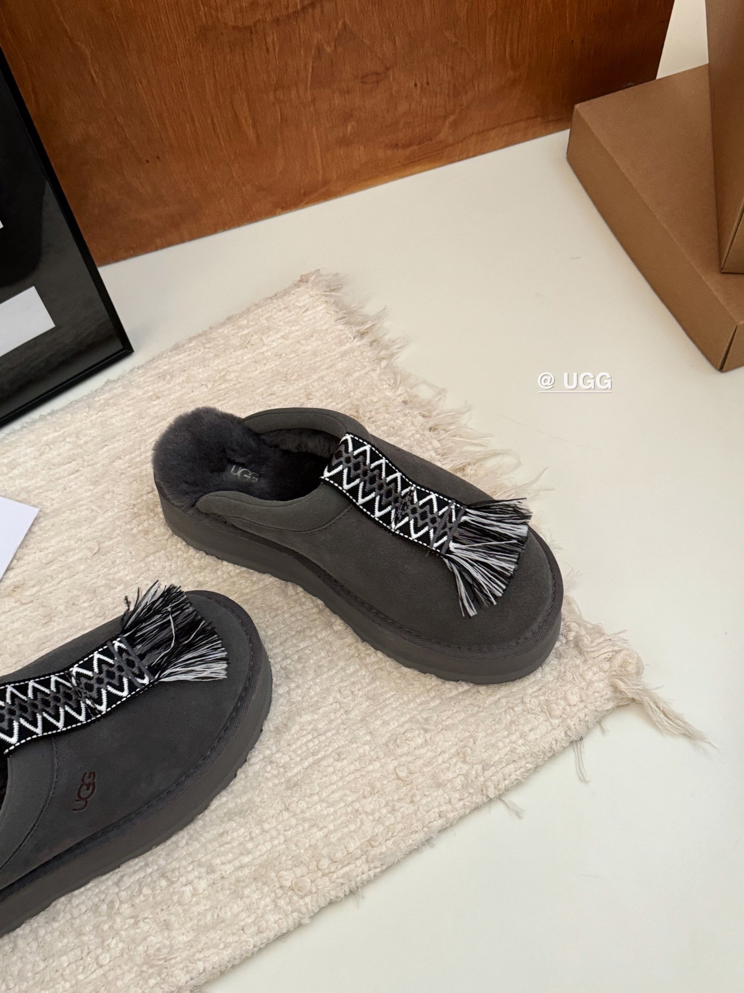 Basic Shoes Gray
