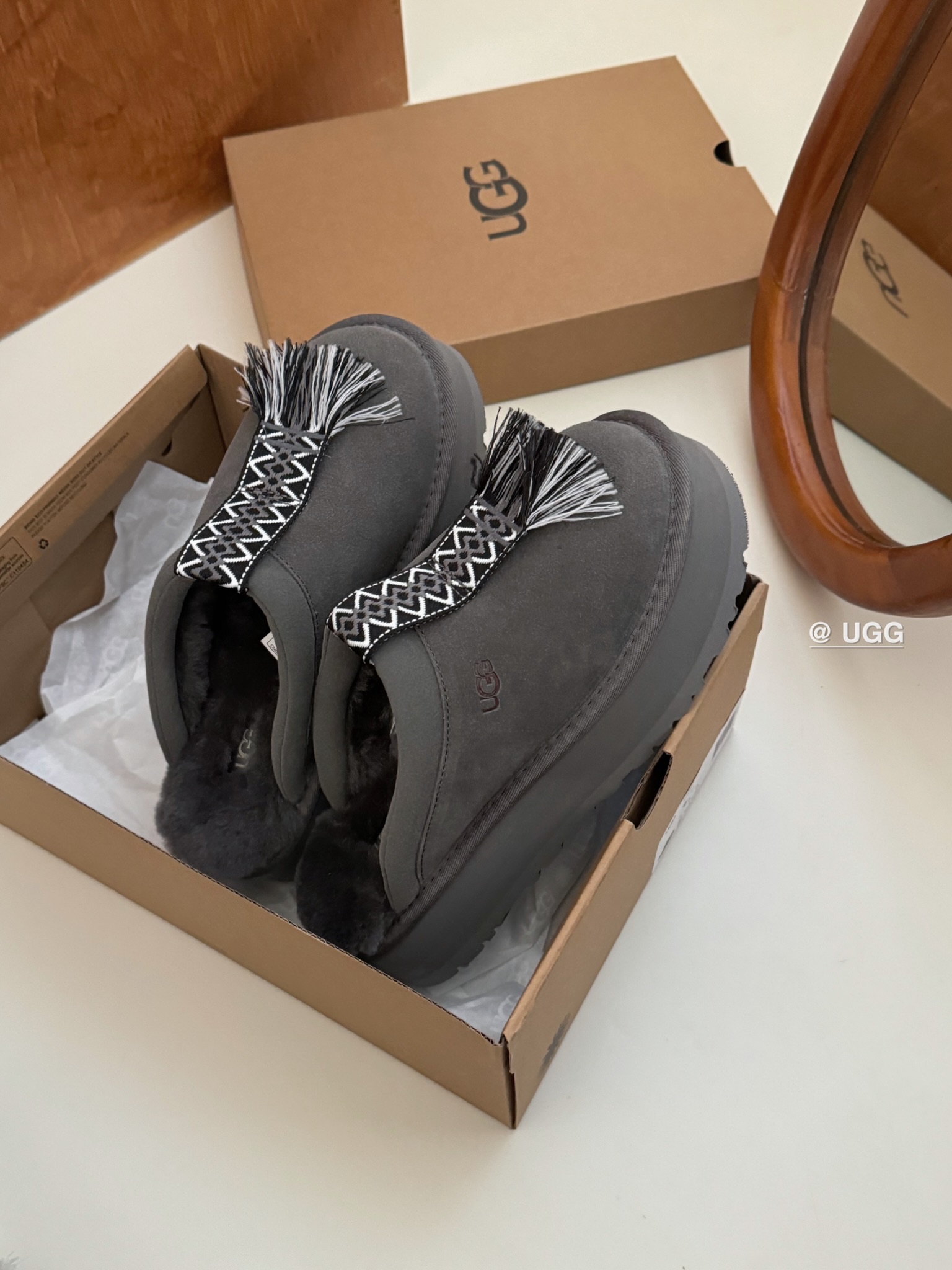 Basic Shoes Gray