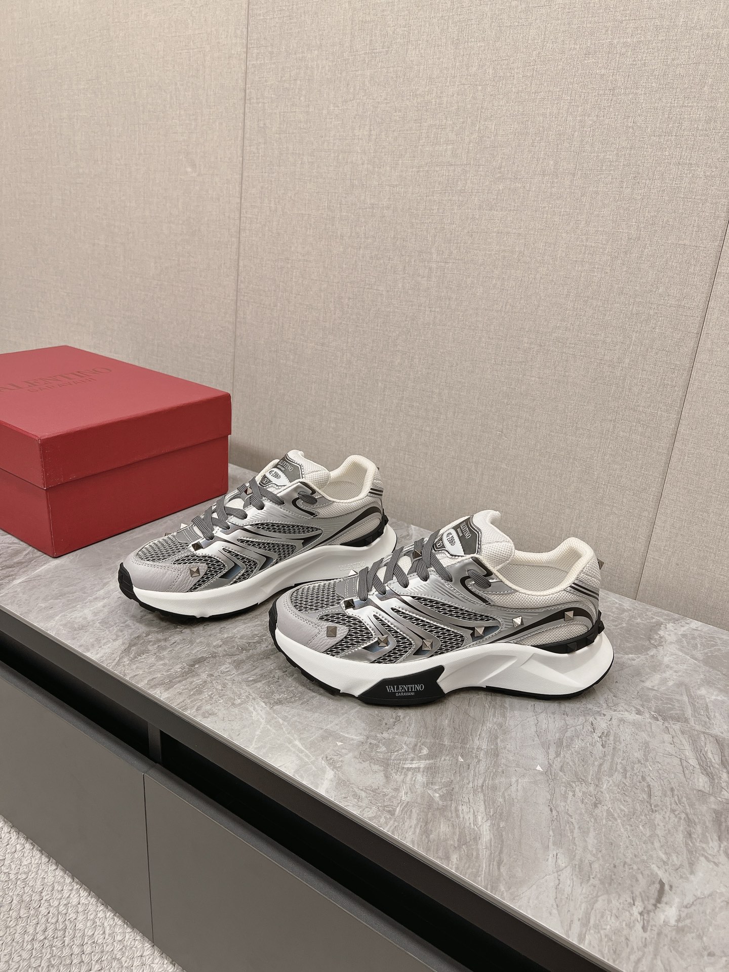 Valentino Male Sneakers 45-l