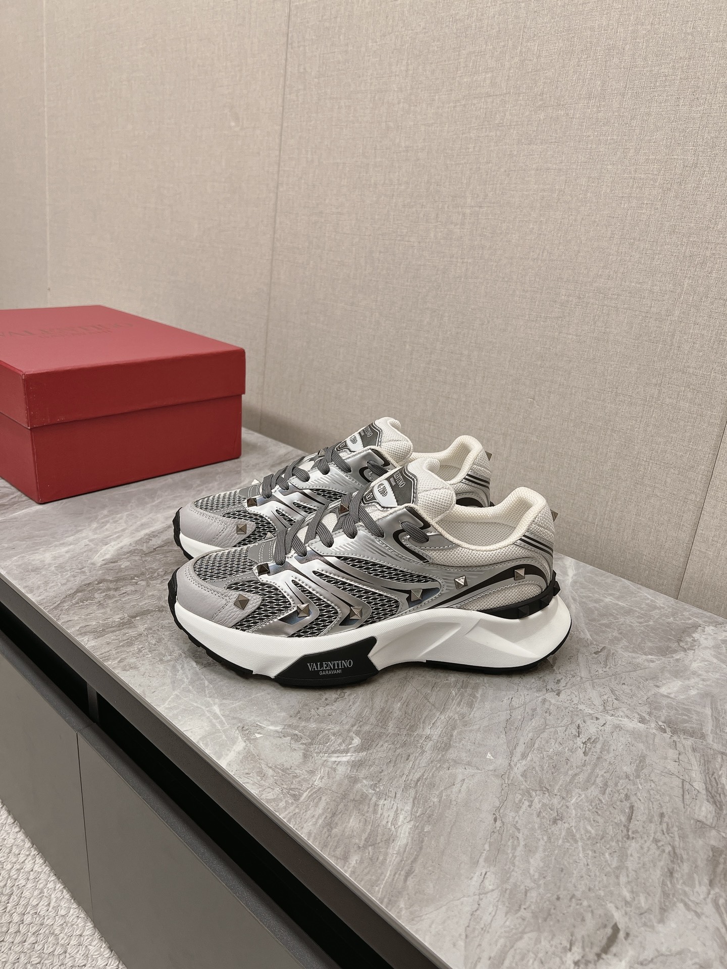 Valentino Male Sneakers 45-l