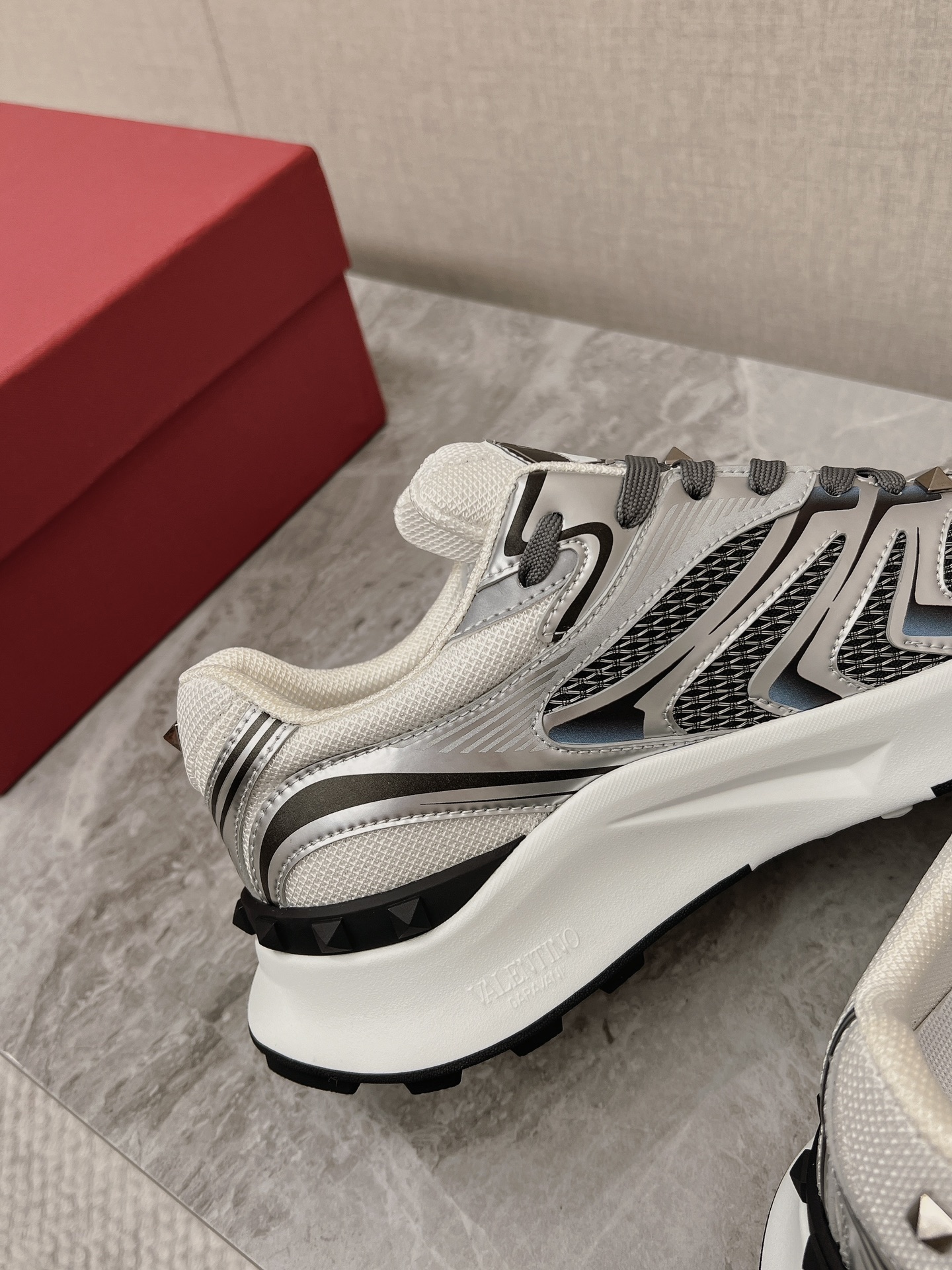 Valentino Male Sneakers 45-l