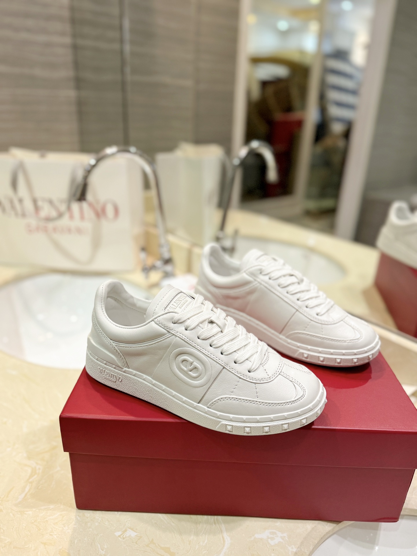 Male Sneakers L