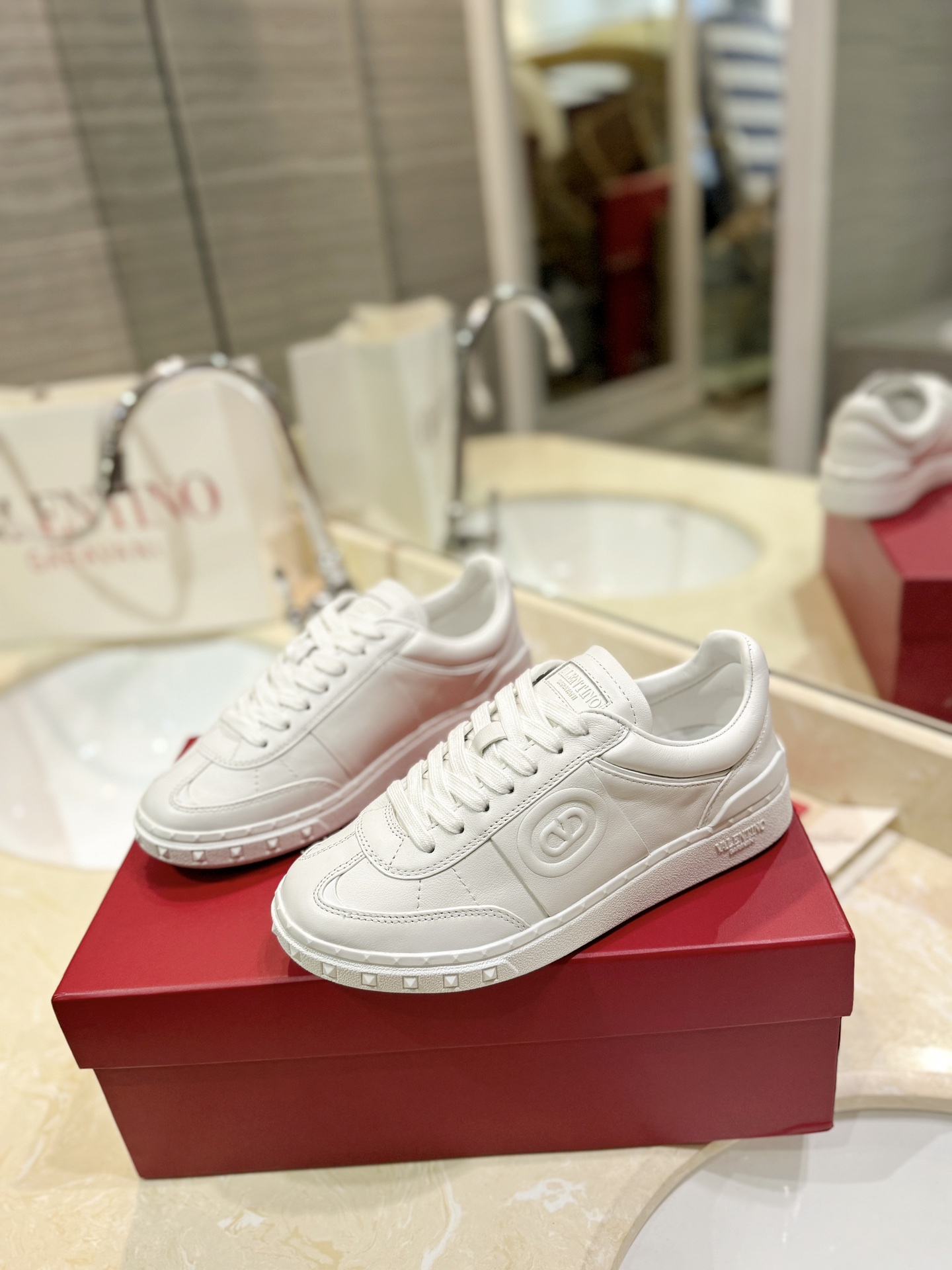 Male Sneakers L