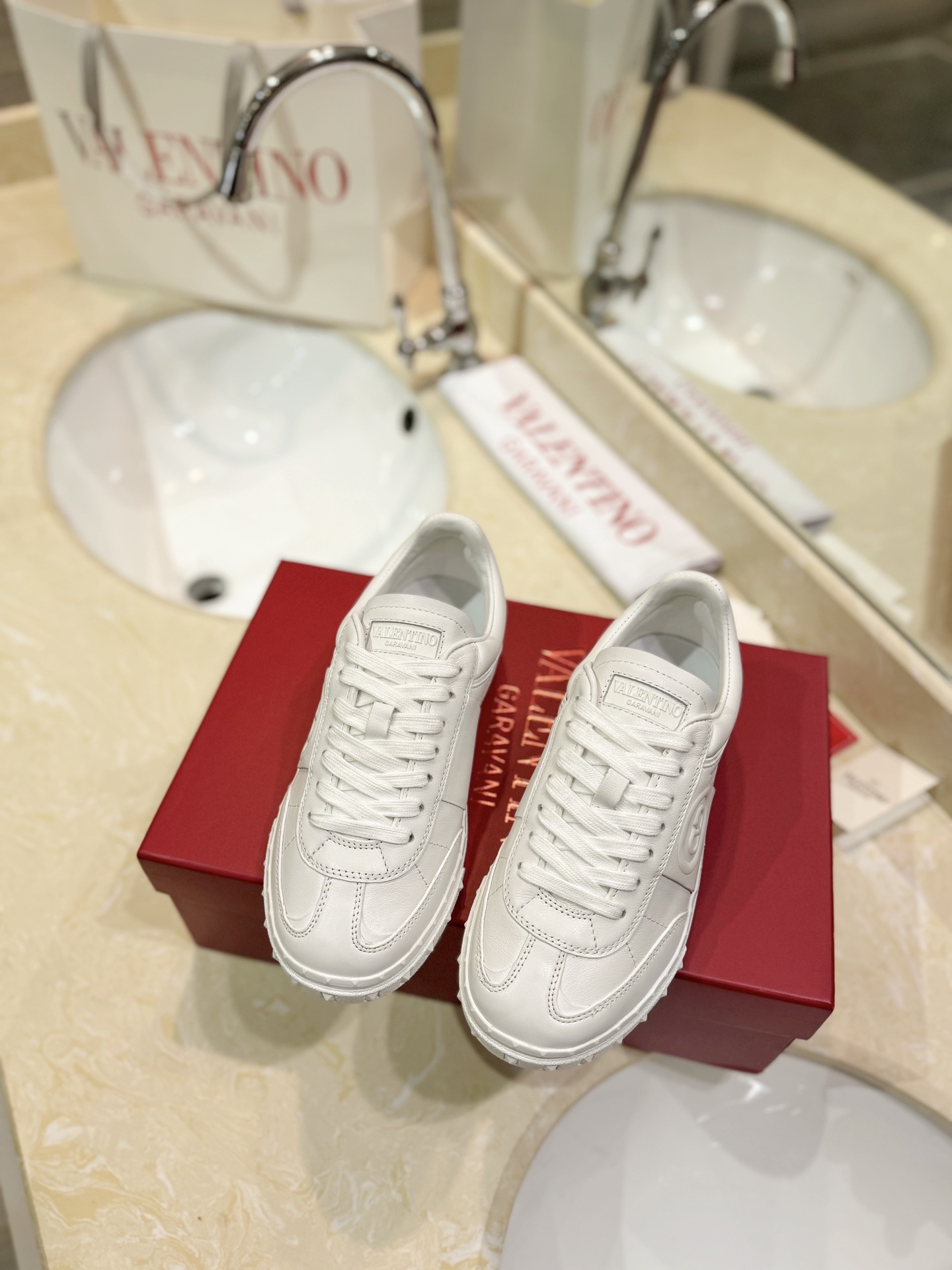Male Sneakers L