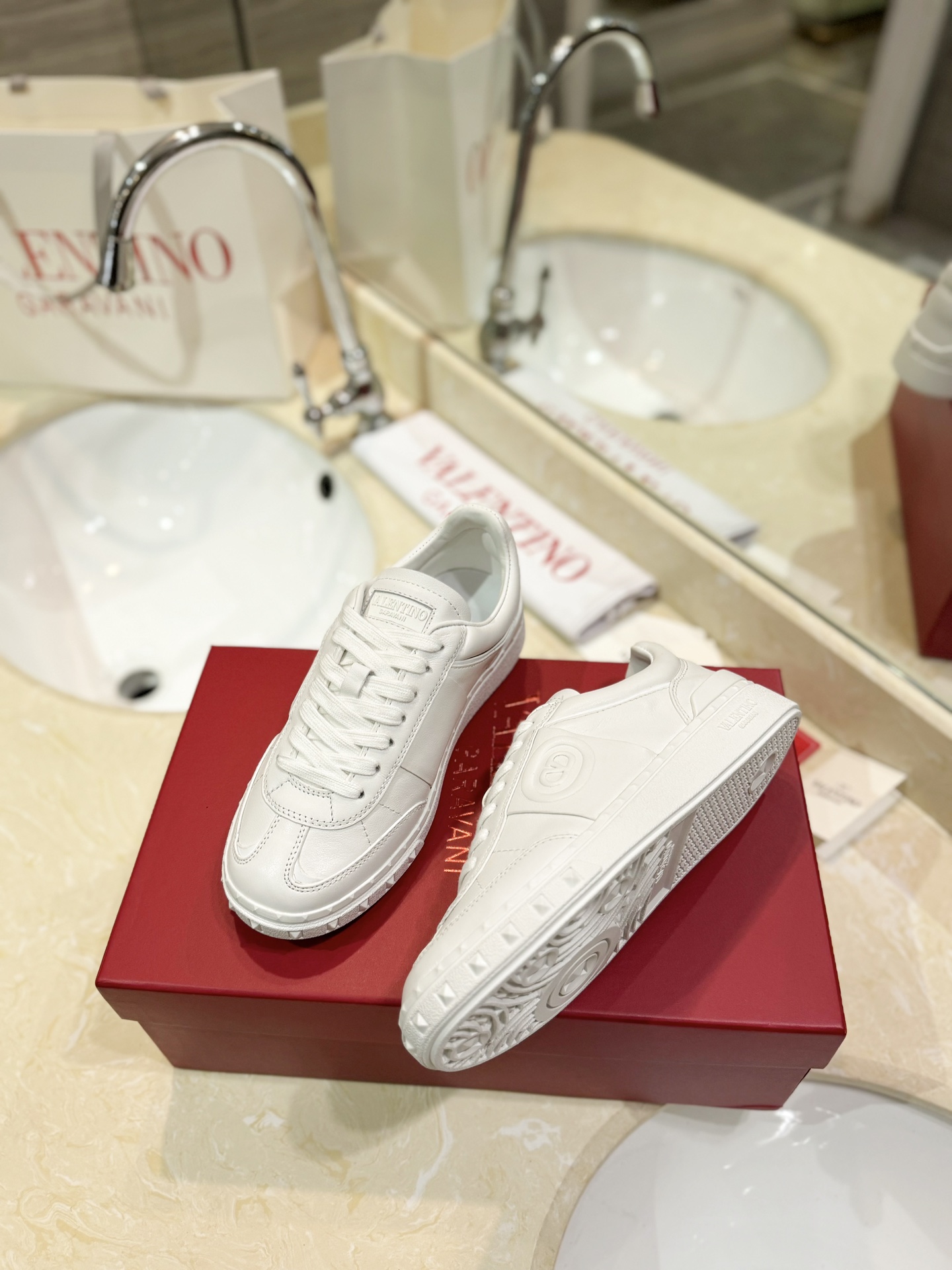 Male Sneakers L
