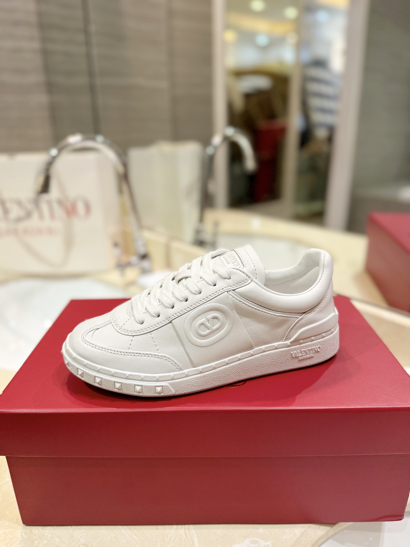 Male Sneakers L