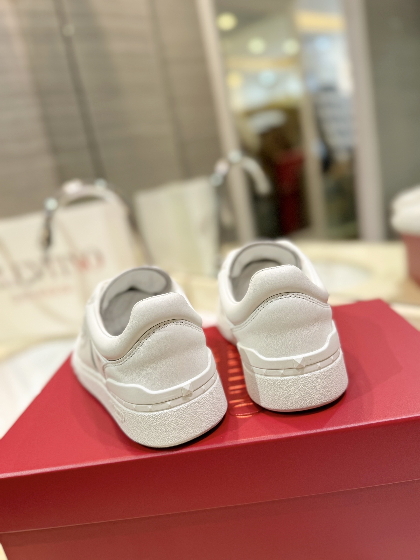 Male Sneakers L