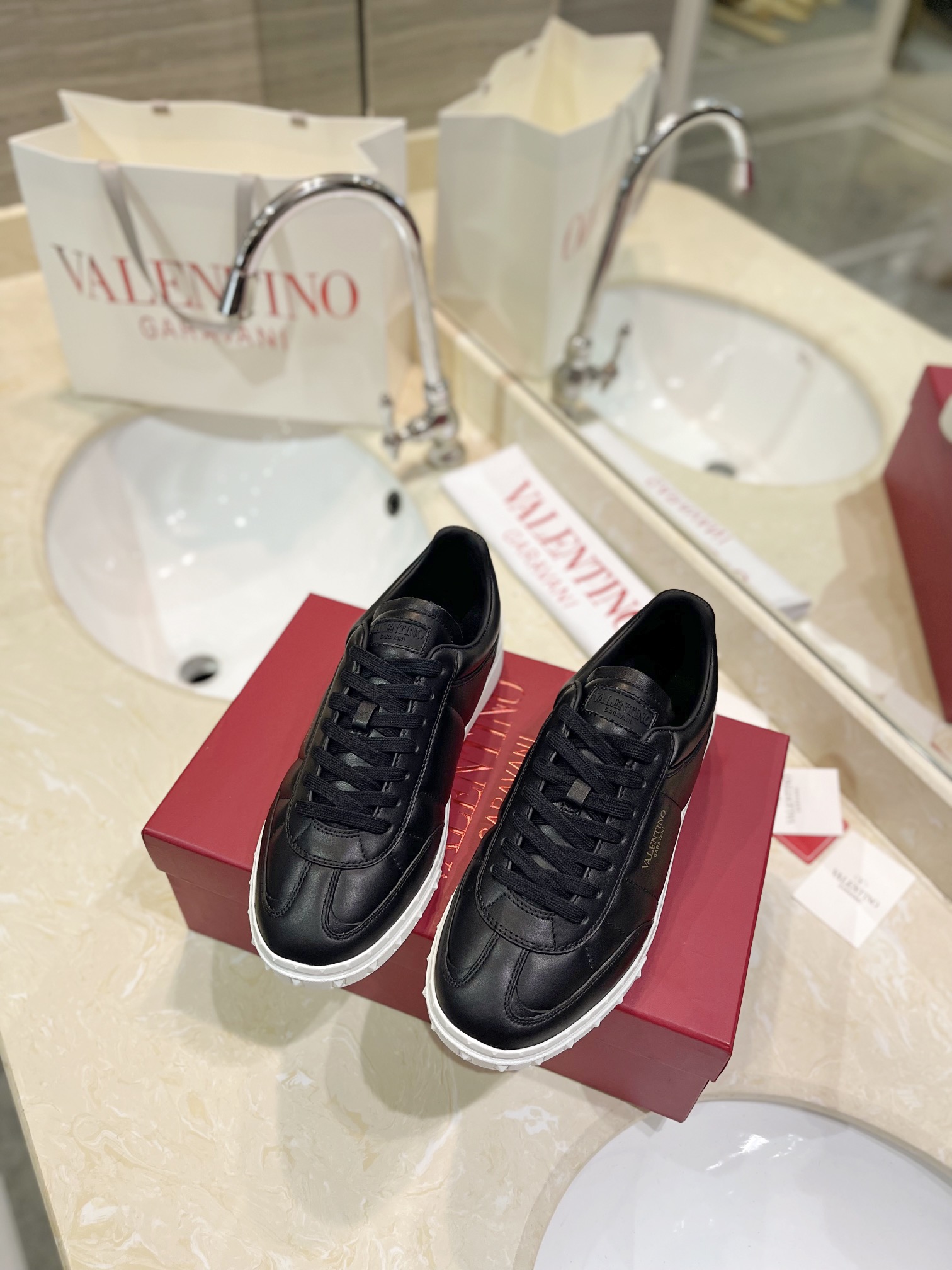 Male Sneakers L