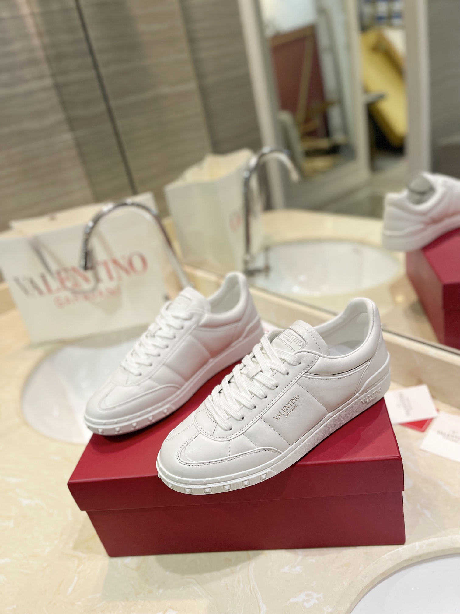 Male Sneakers L