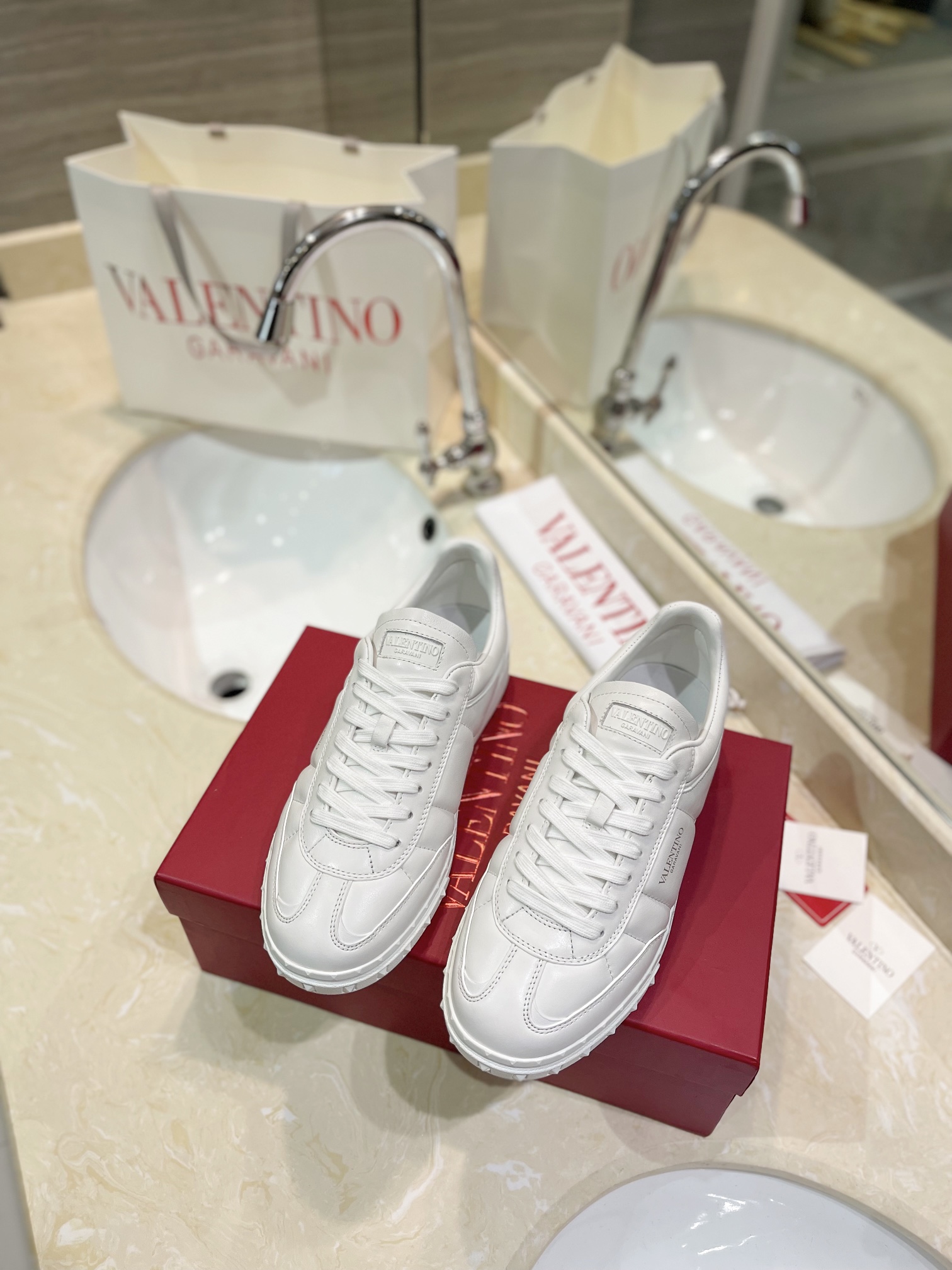 Male Sneakers L