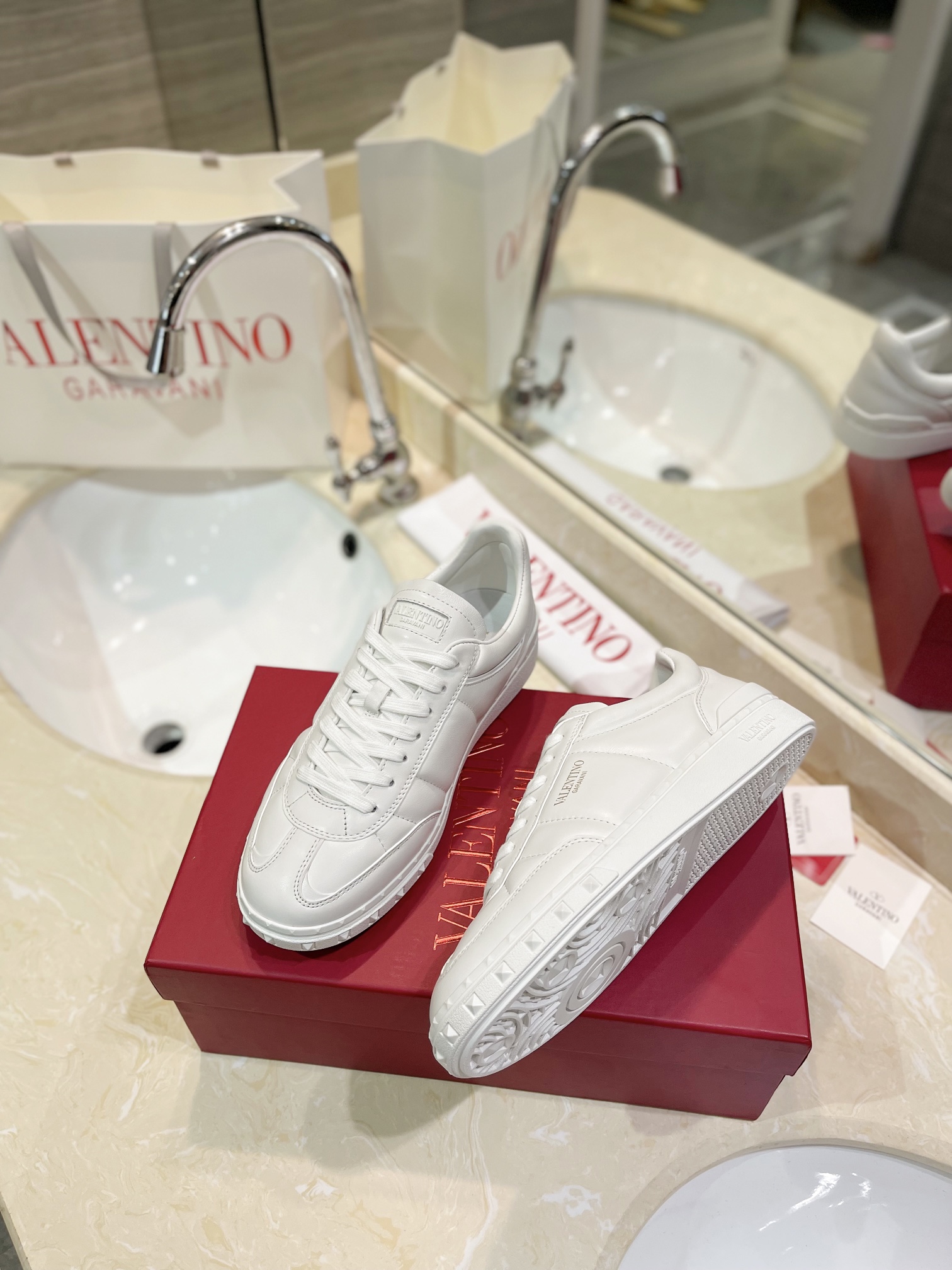 Male Sneakers L