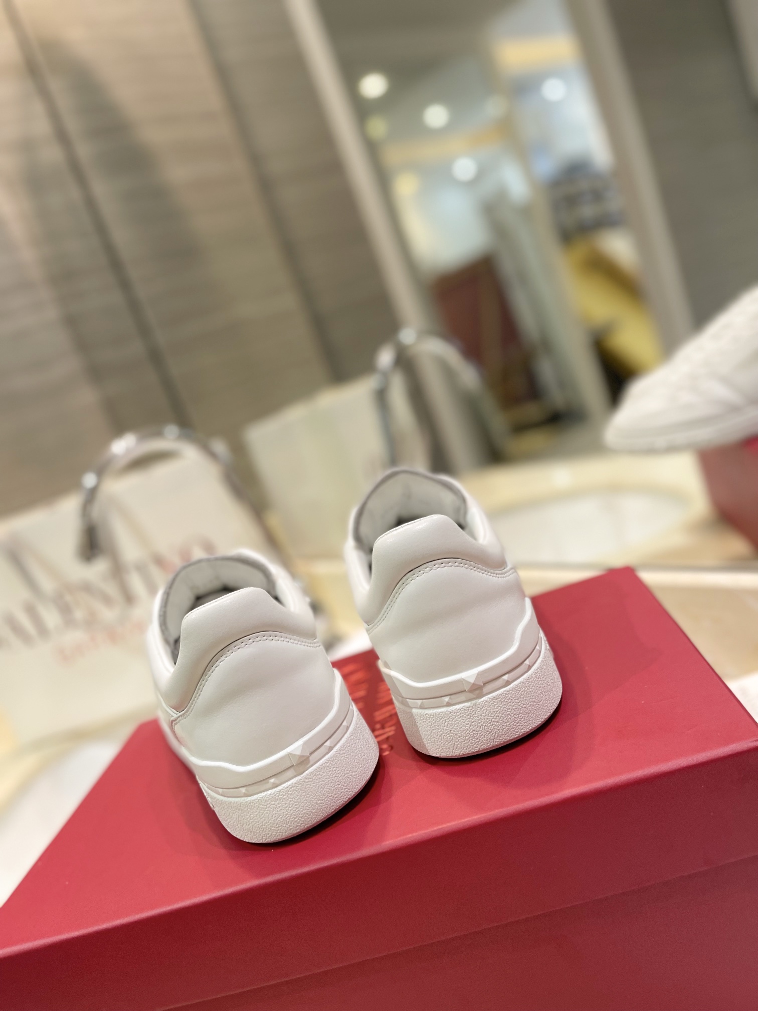 Male Sneakers L