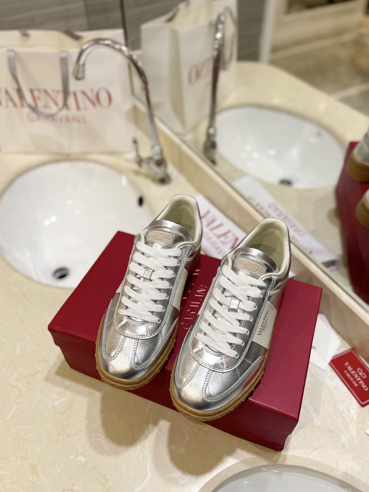 Male Sneakers L
