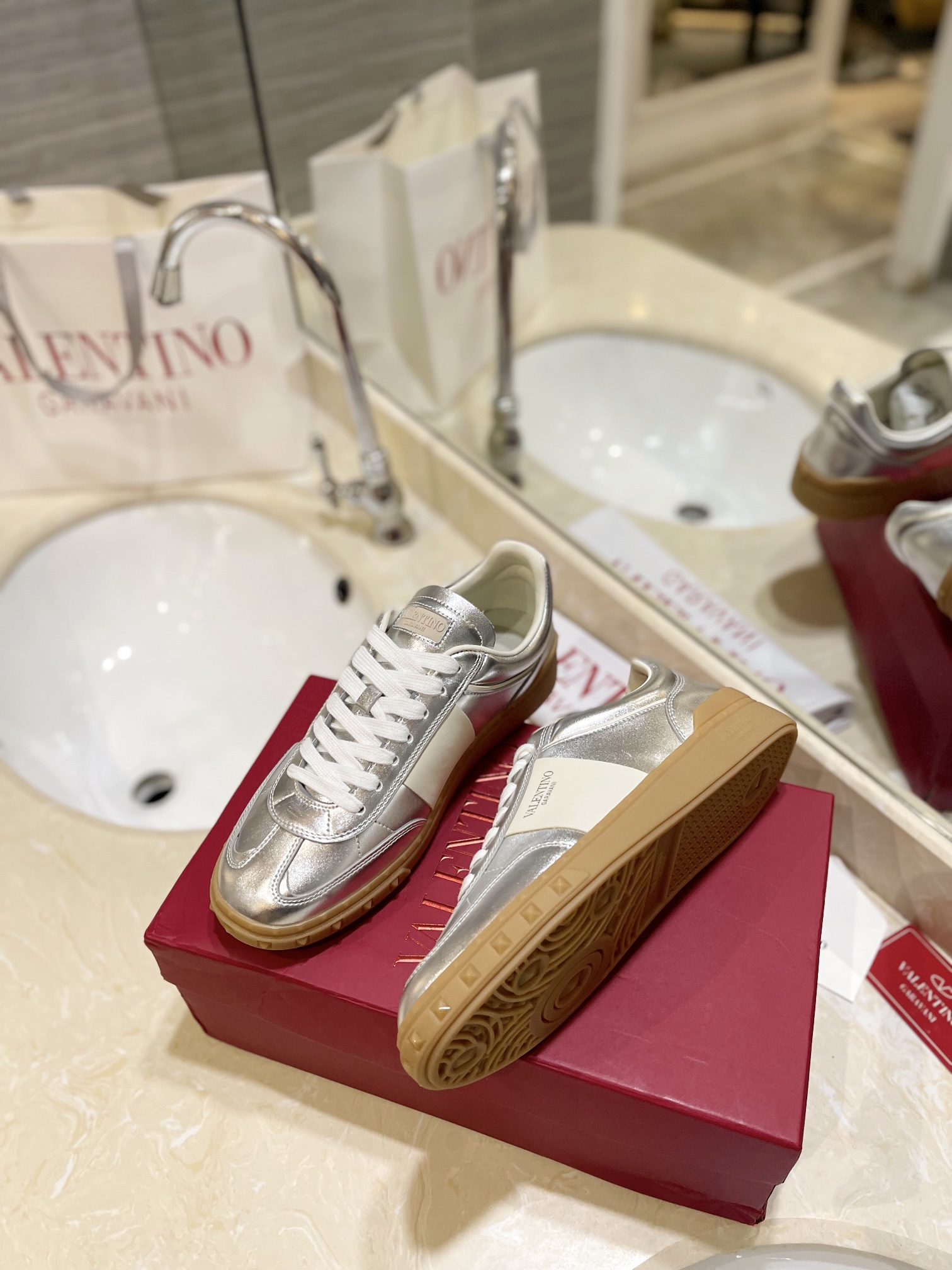 Male Sneakers L
