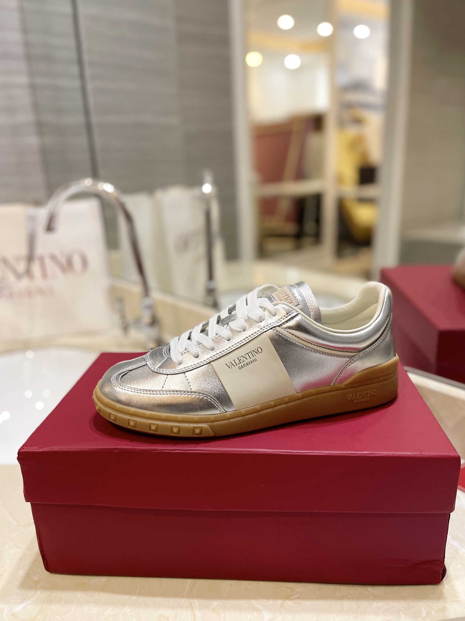 Male Sneakers L
