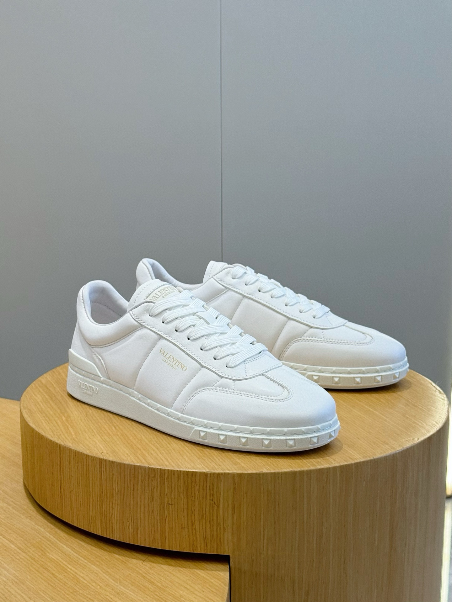 Valentino Couple Sneakers L-s
