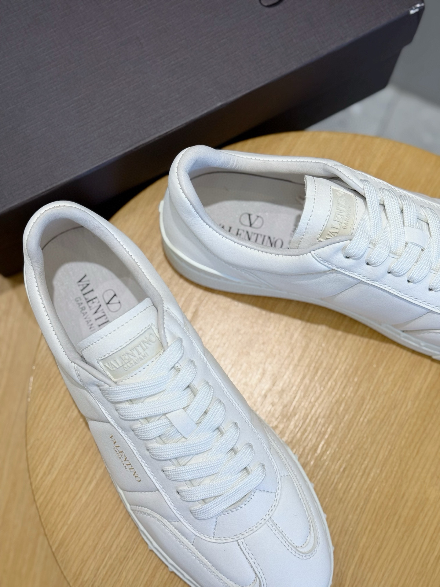 Valentino Couple Sneakers L-s