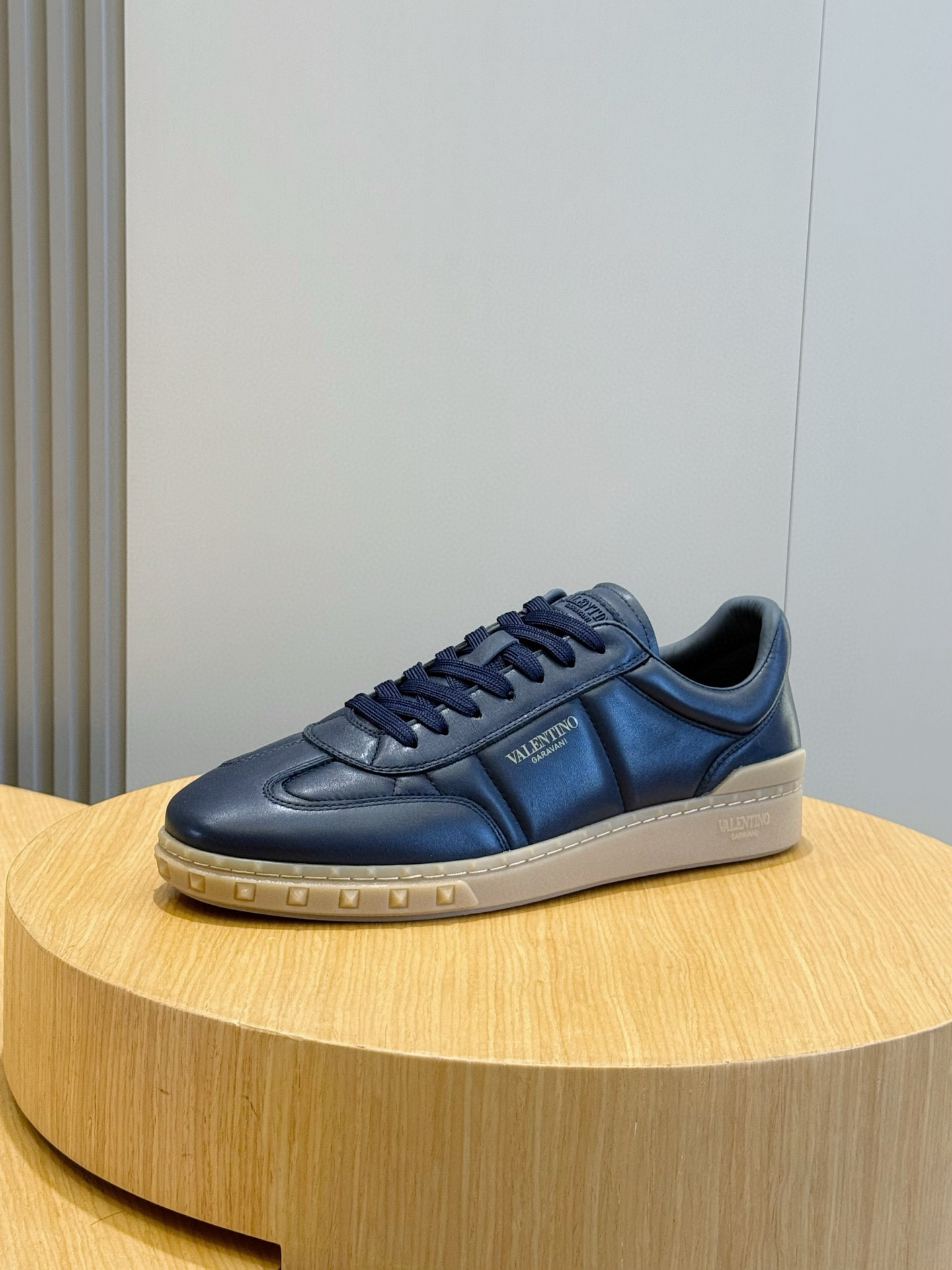 Valentino Couple Sneakers L-s