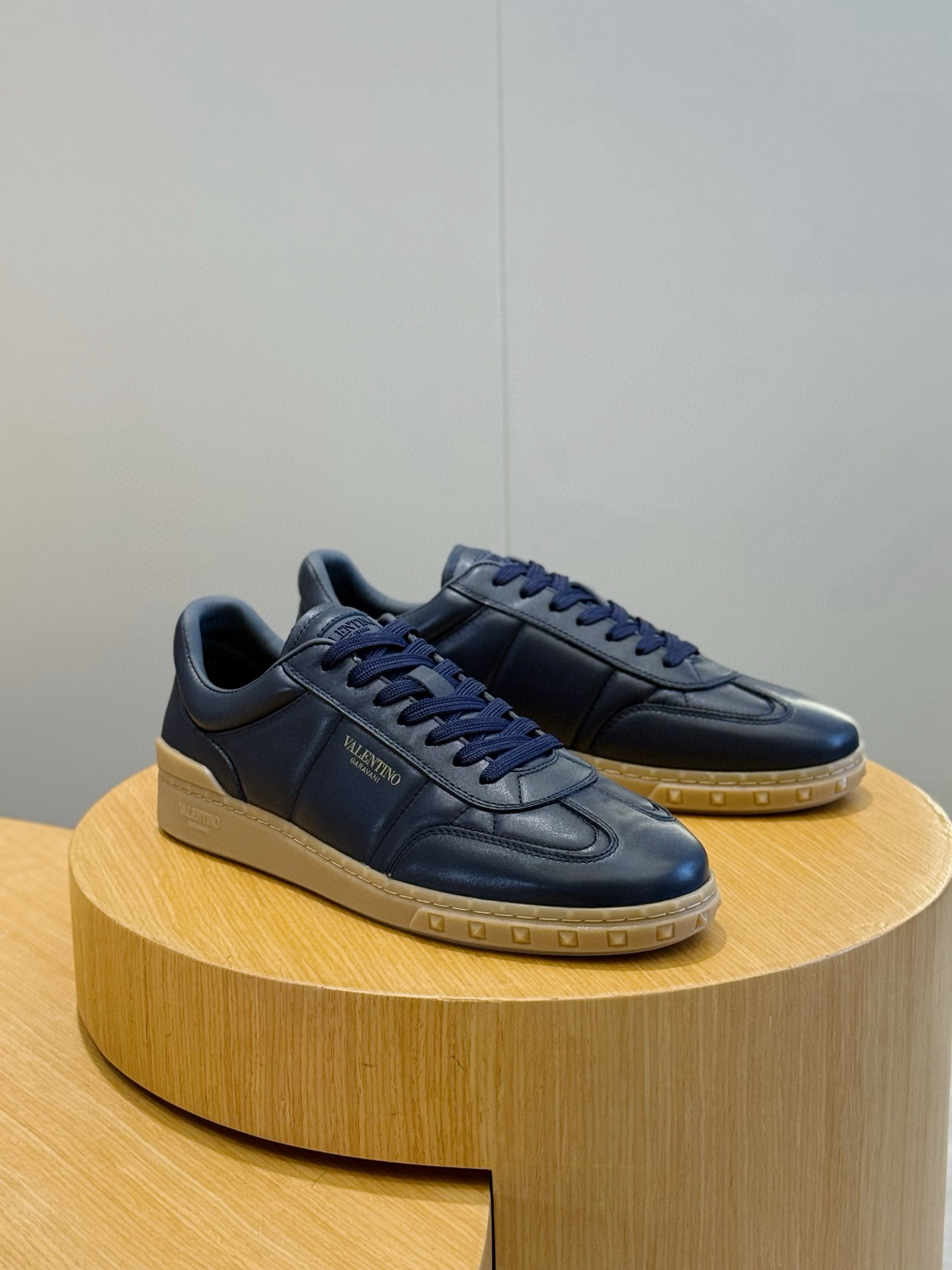 Valentino Couple Sneakers L-s