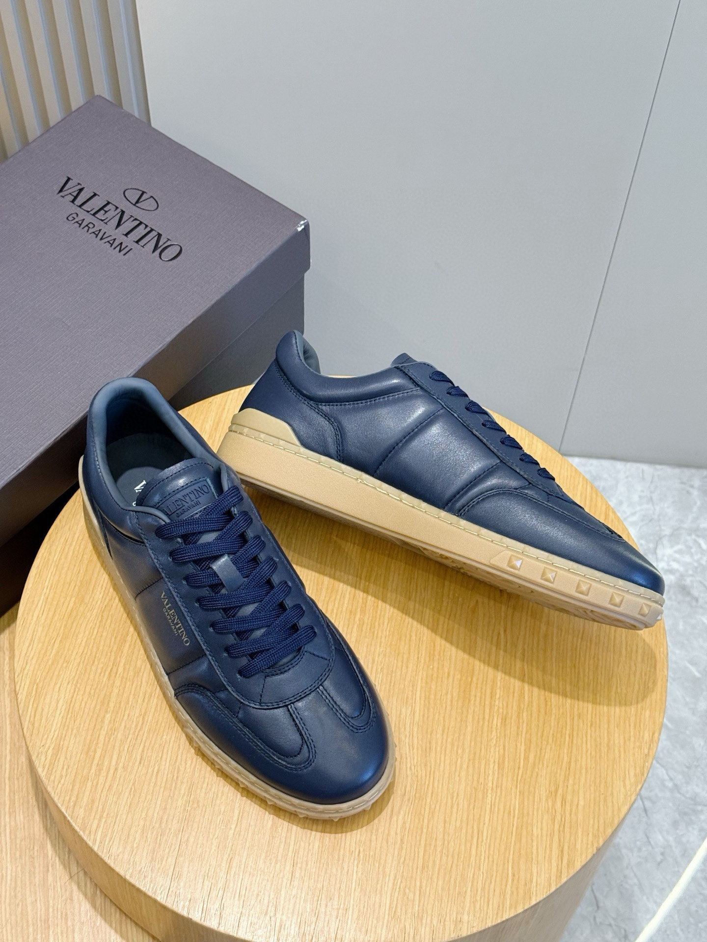 Valentino Couple Sneakers L-s