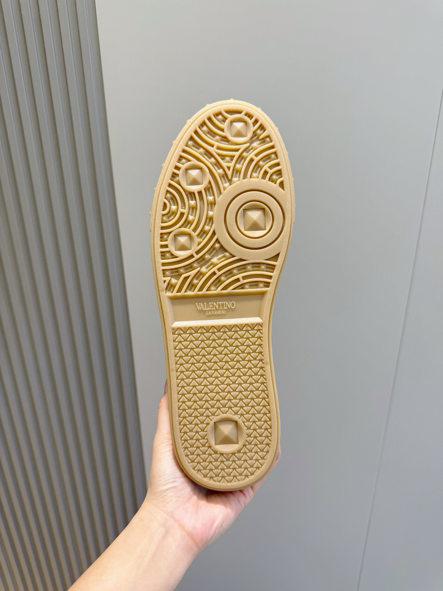 Valentino Couple Sneakers L-s