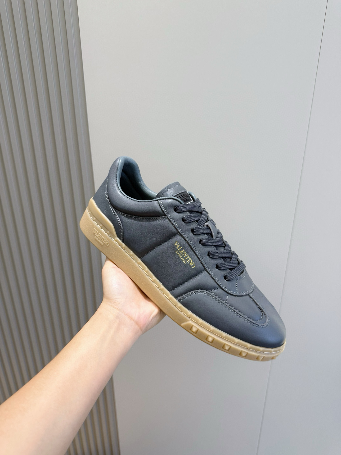 Valentino Couple Sneakers L-s