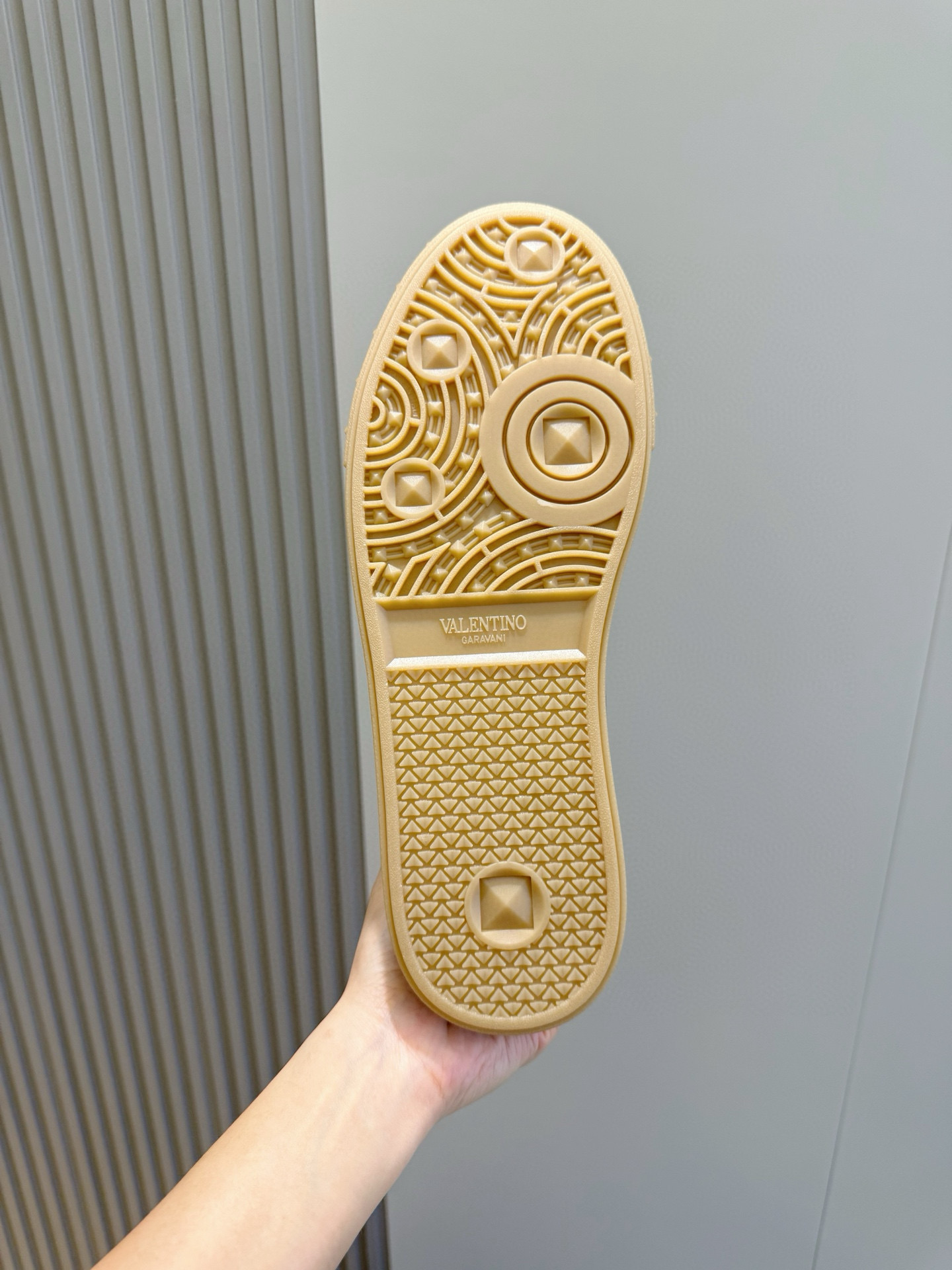 Valentino Couple Sneakers L-s