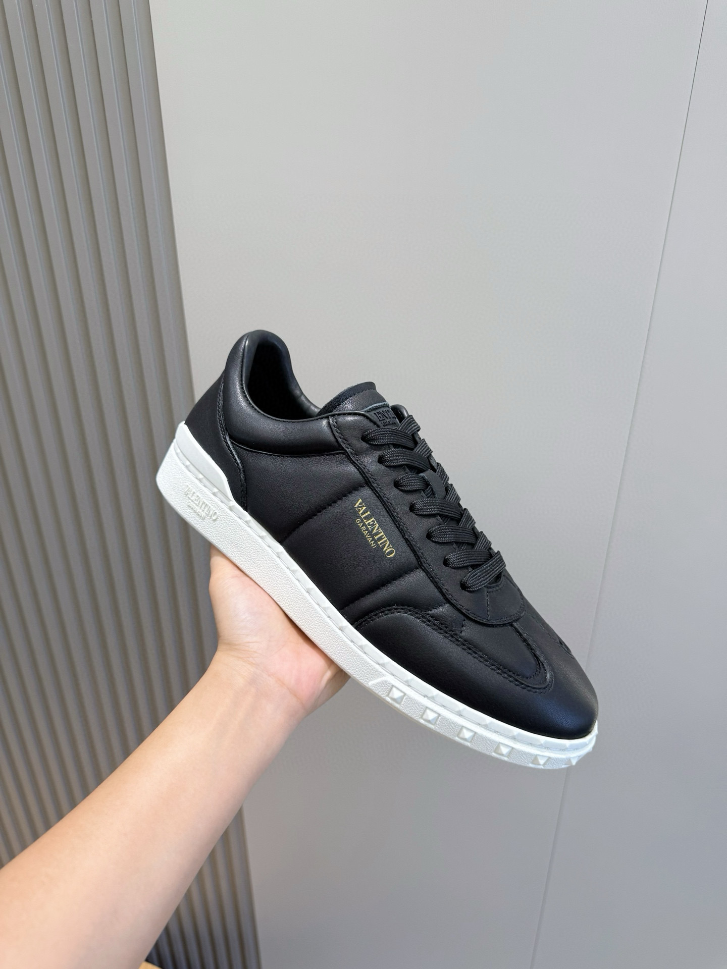 Valentino Couple Sneakers L-s