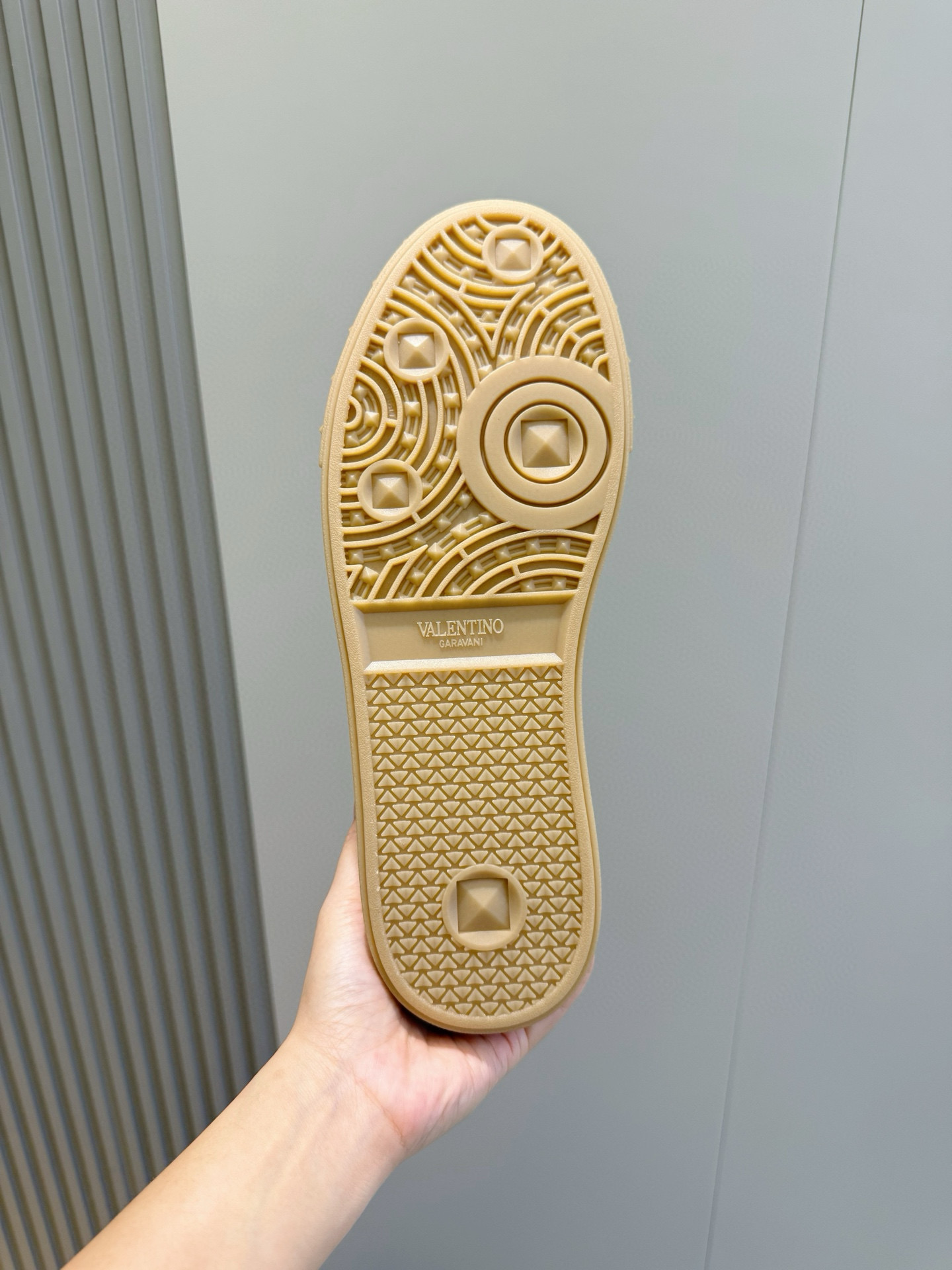 Valentino Couple Sneakers L-s