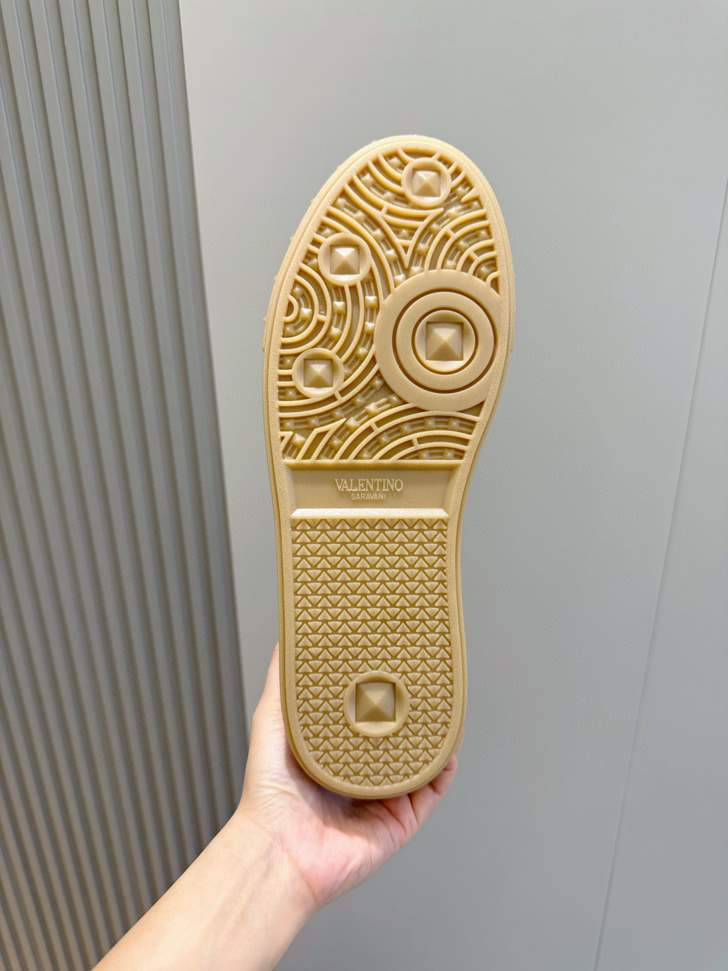 Valentino Couple Sneakers L-s