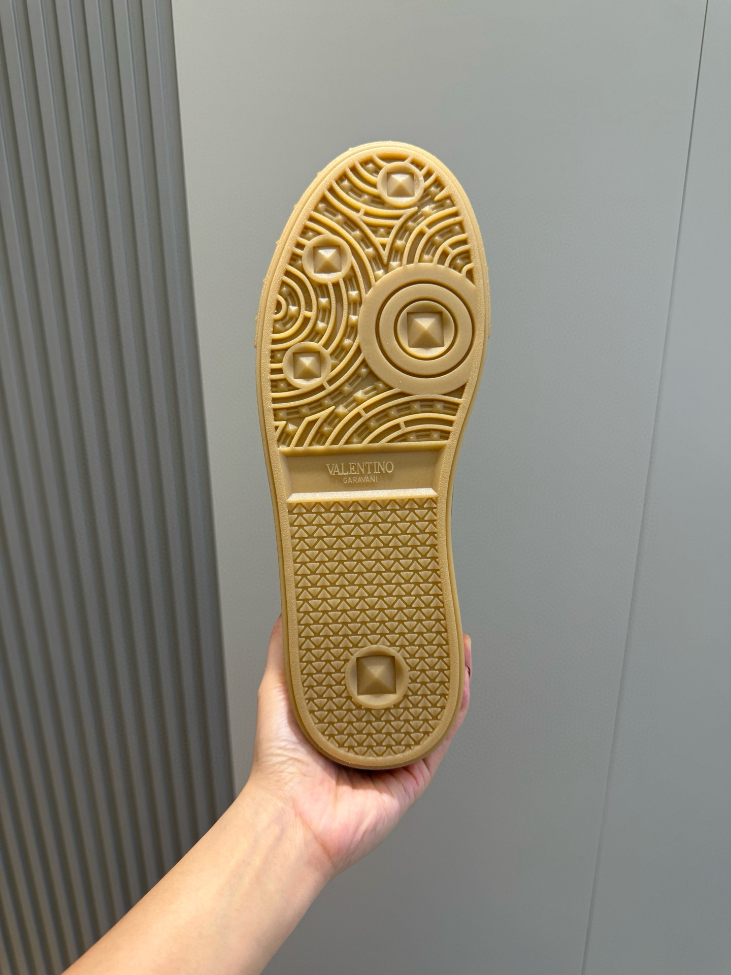 Valentino Couple Sneakers L-s