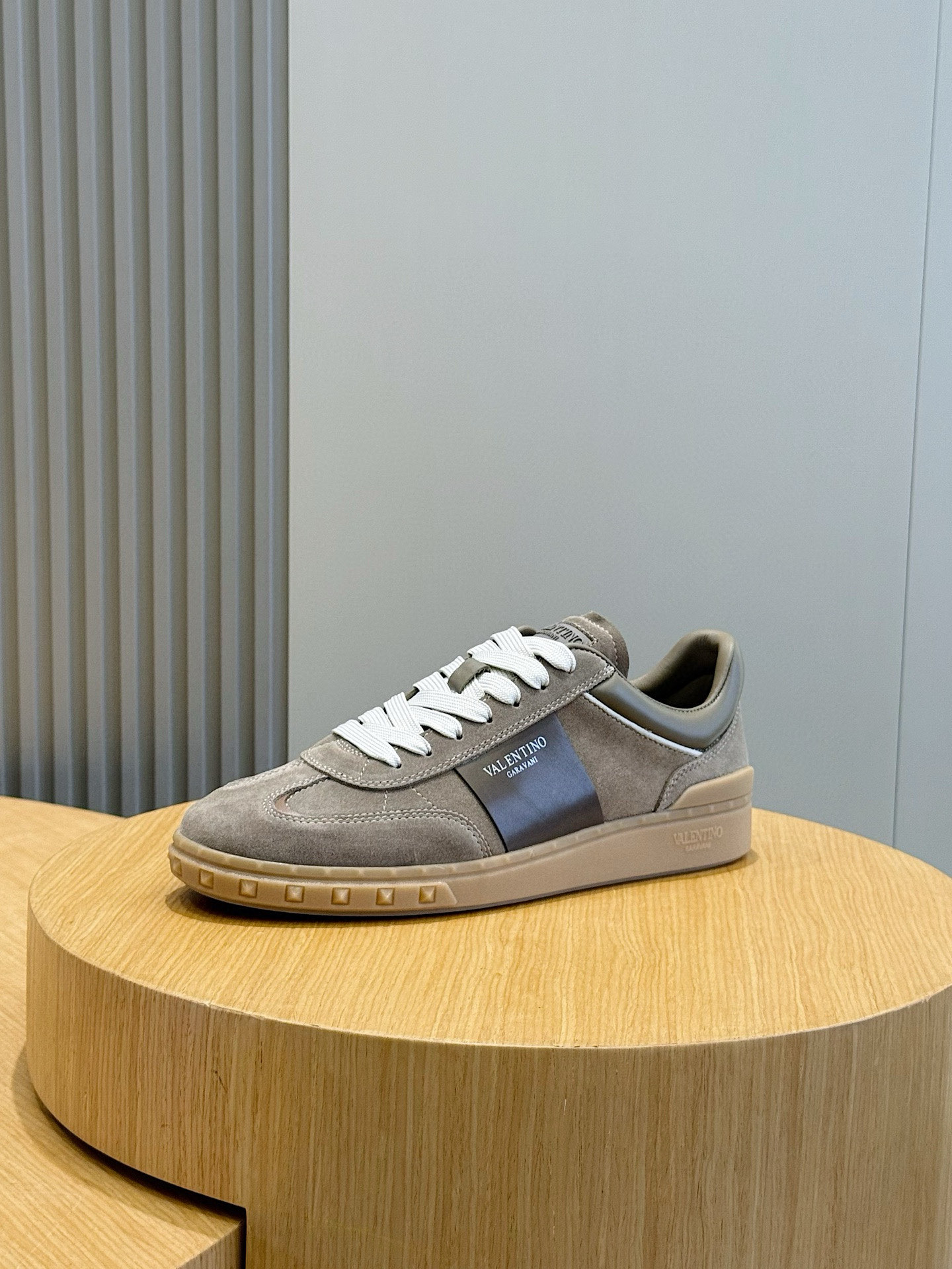 Valentino Couple Sneakers L-s