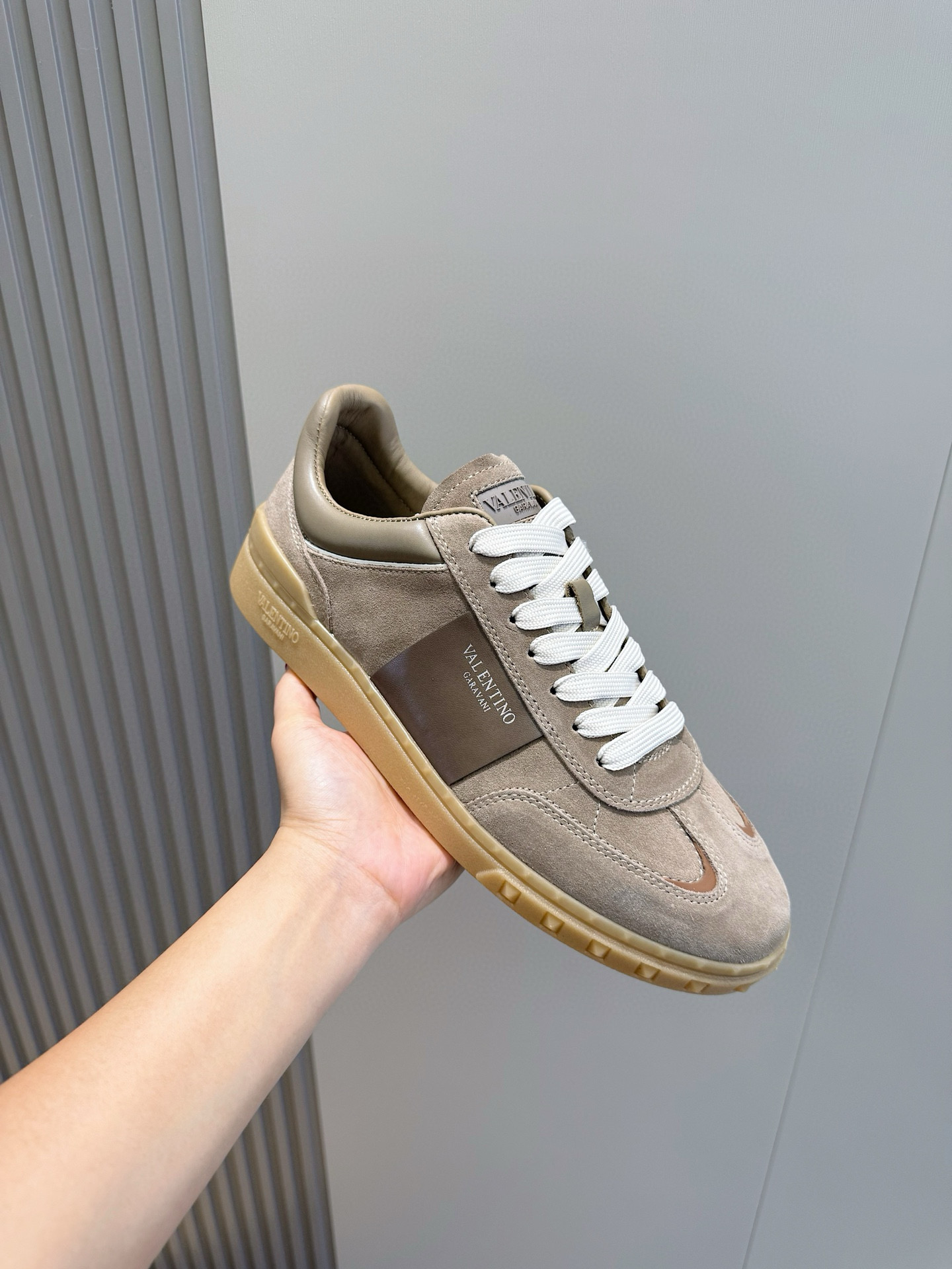 Valentino Couple Sneakers L-s