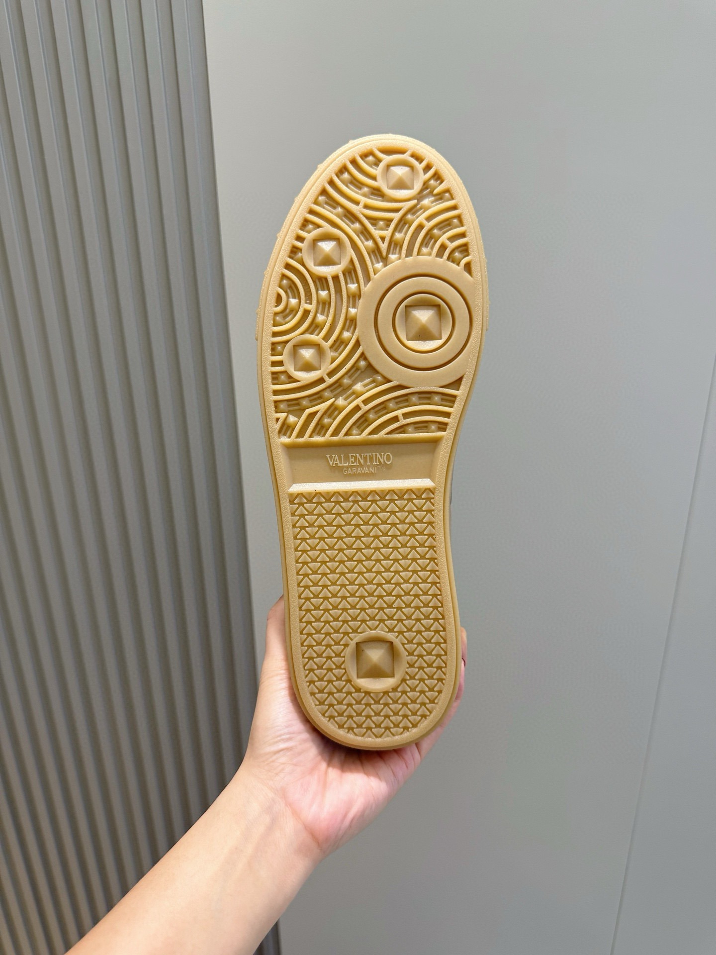 Valentino Couple Sneakers L-s