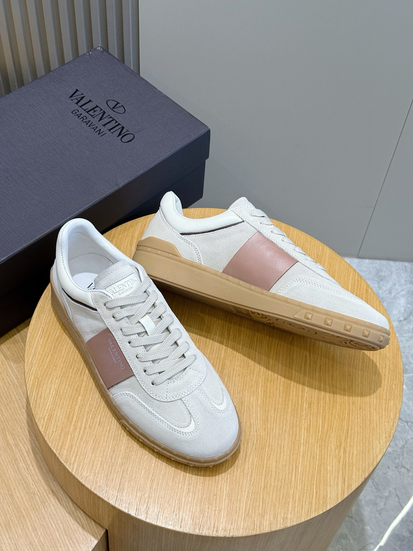 Valentino Couple Sneakers L-s