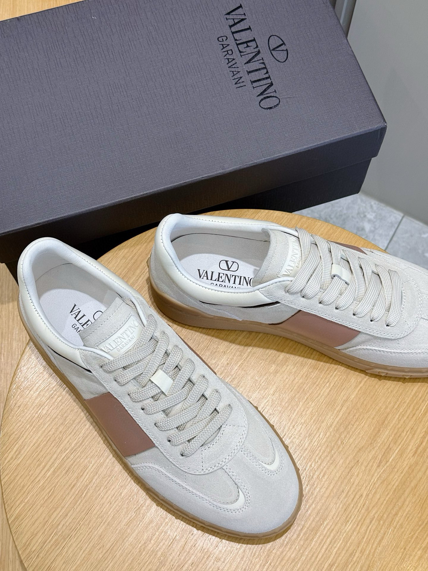 Valentino Couple Sneakers L-s